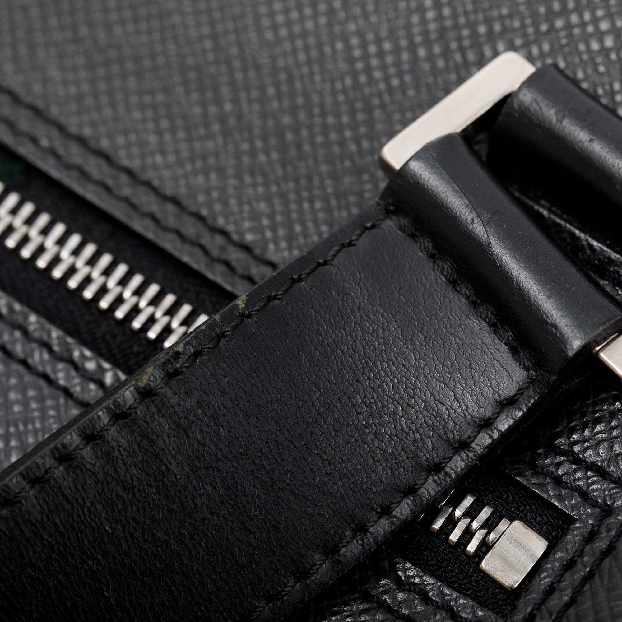 Louis Vuitton Taiga Leather Saratov GM Messenger Bag