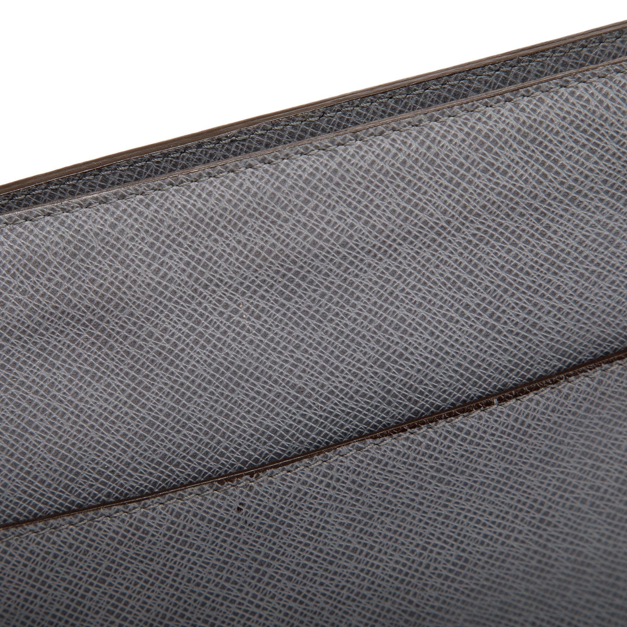 Louis Vuitton Taiga Leather Sasha Messenger Bag