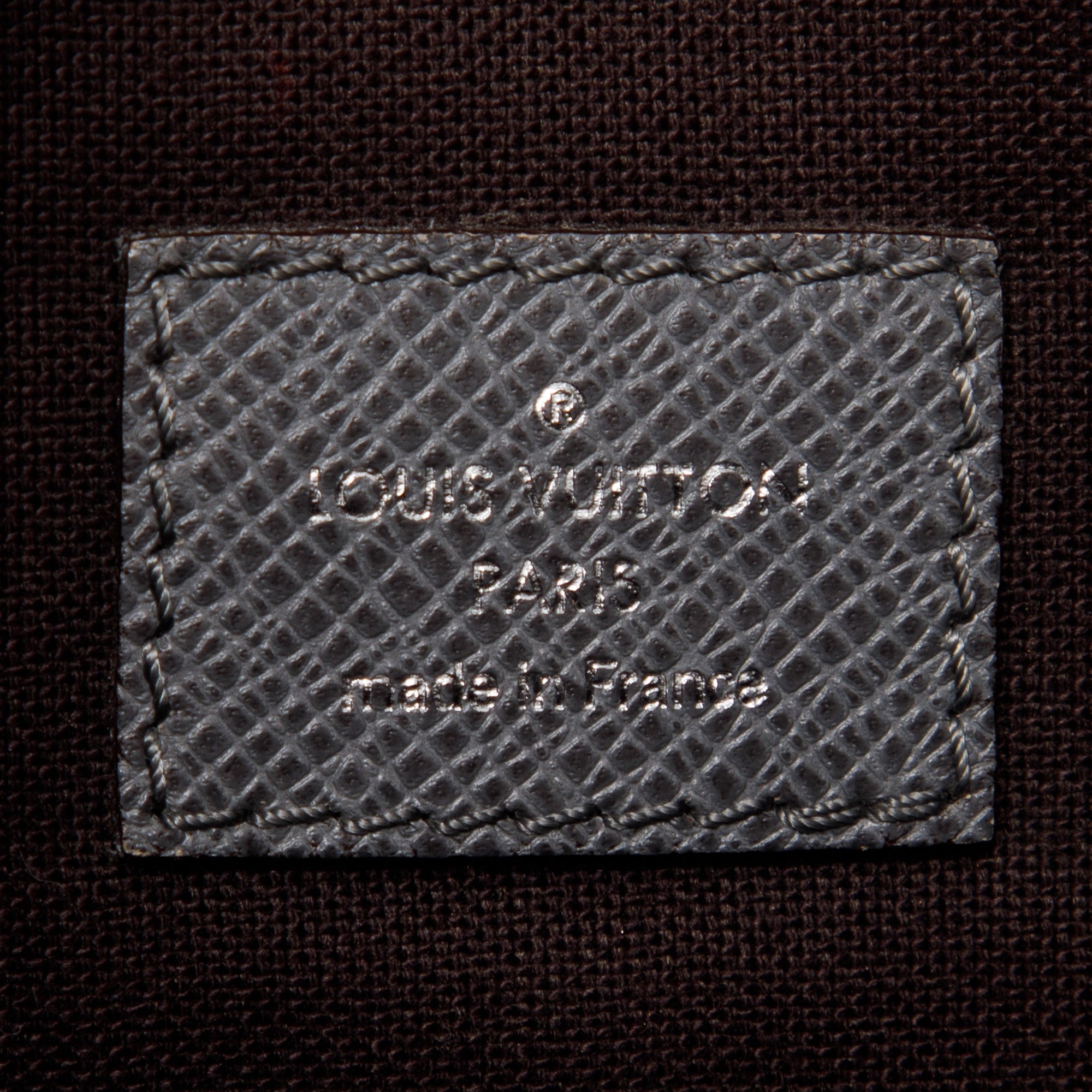 Louis Vuitton Taiga Leather Sasha Messenger Bag