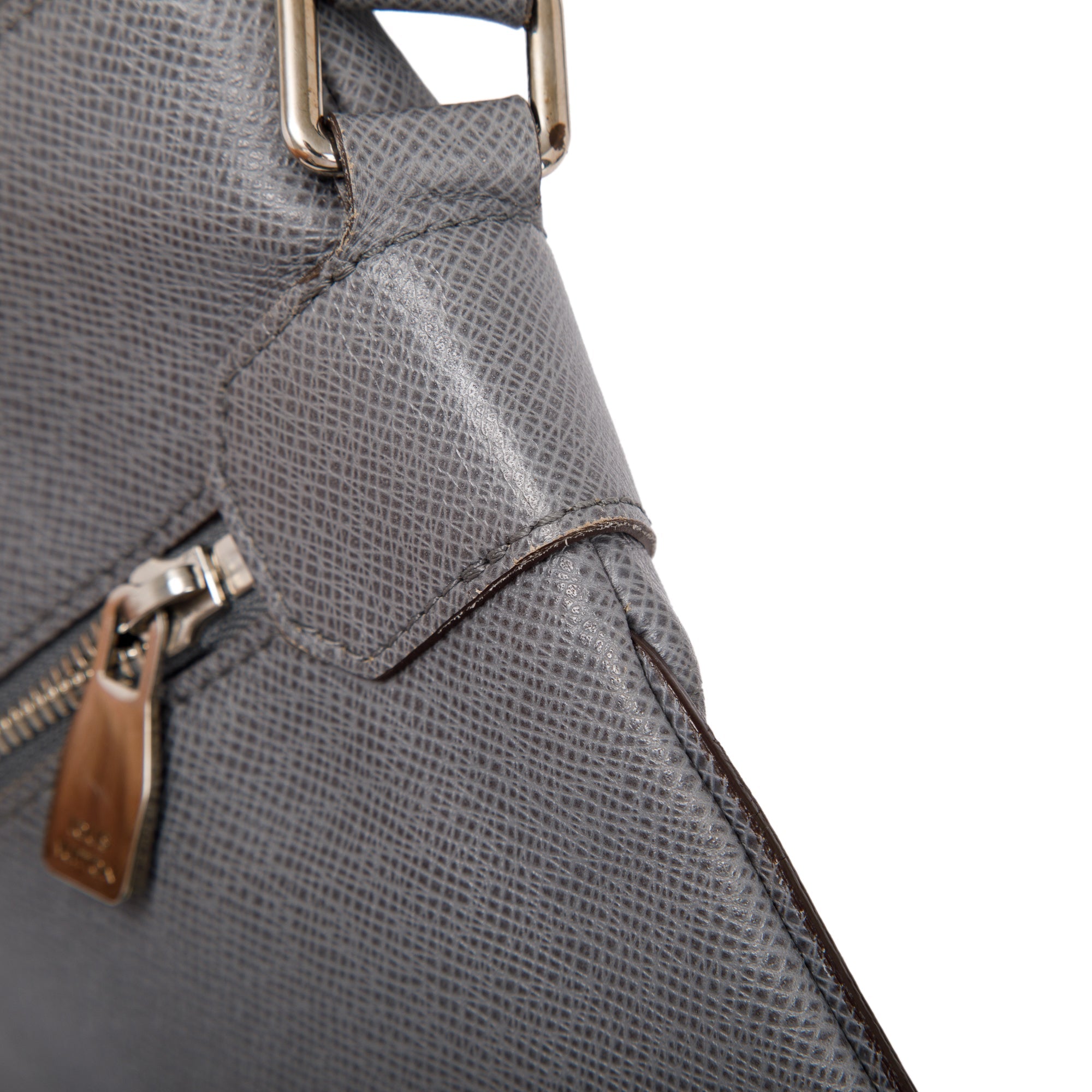 Louis Vuitton Taiga Leather Sasha Messenger Bag