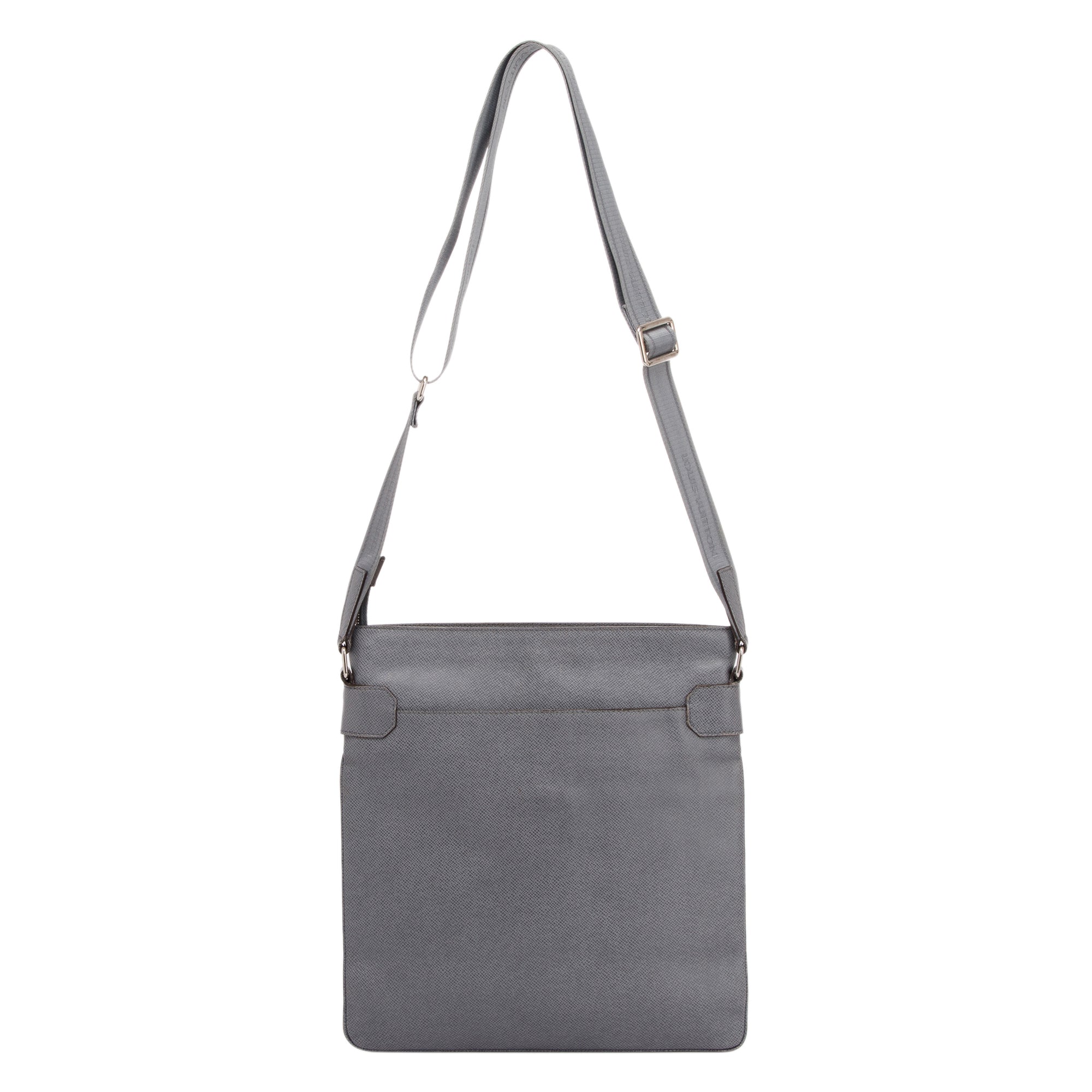 Louis Vuitton Taiga Leather Sasha Messenger Bag