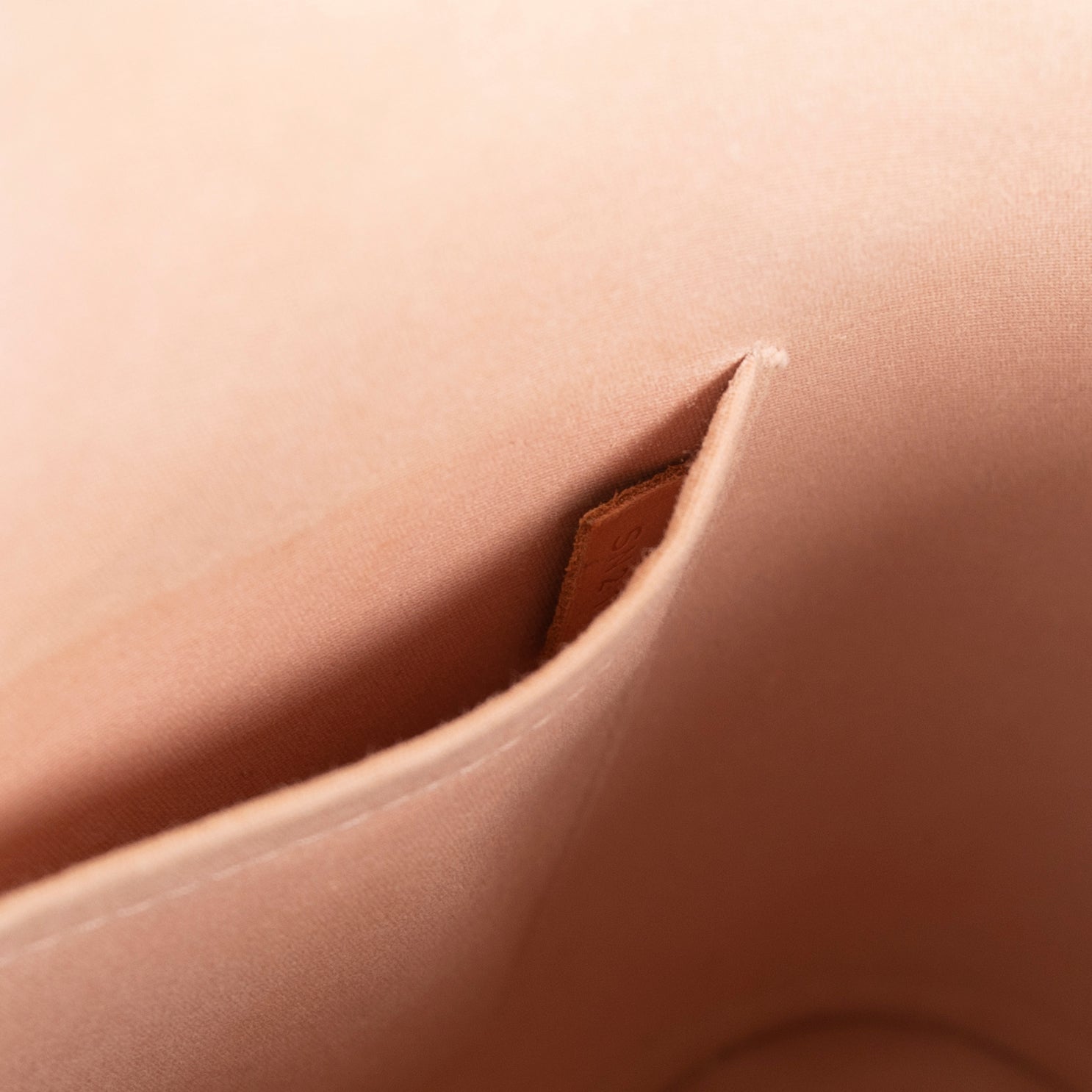 Louis Vuitton Vernis Alma GM (Bag is damaged)