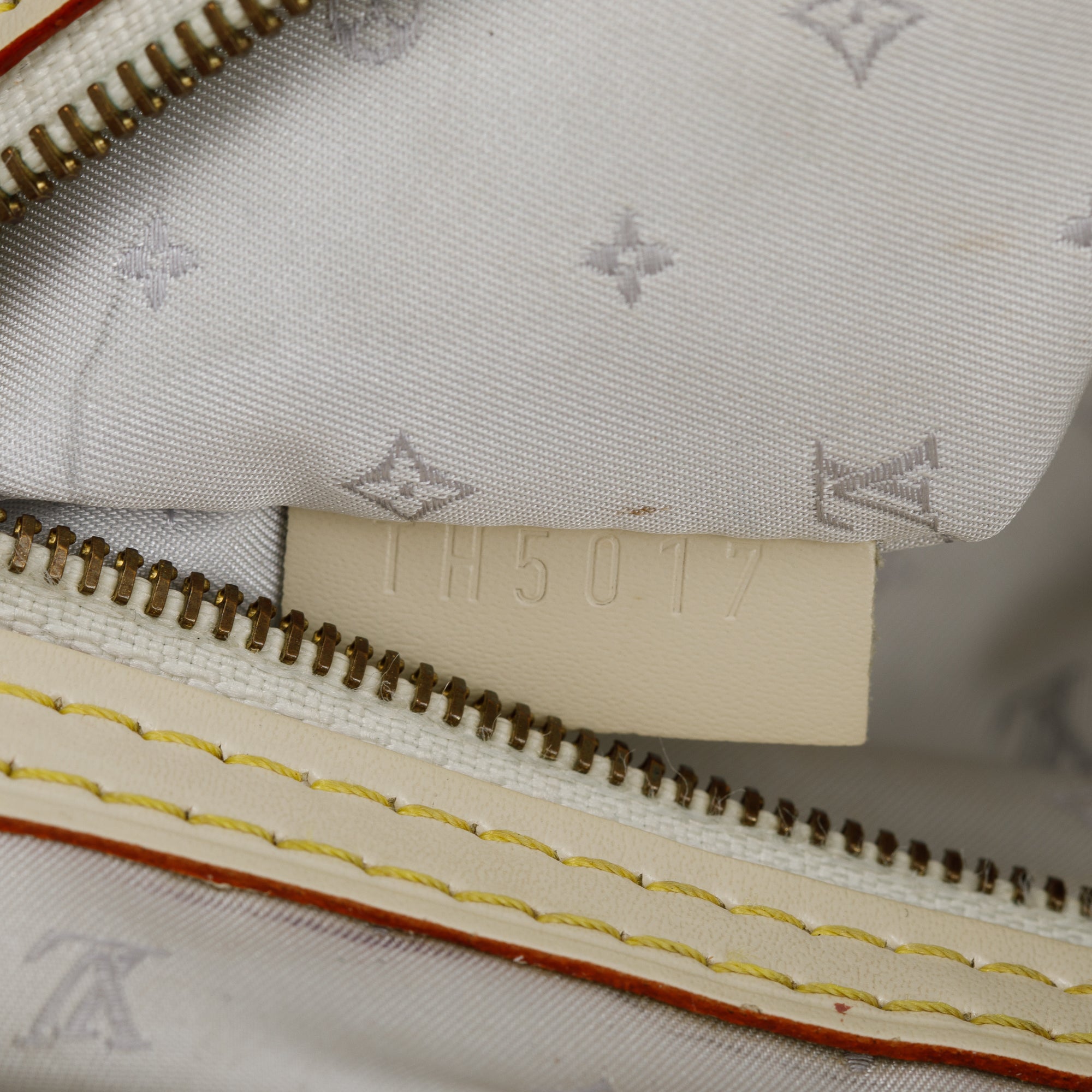 Louis Vuitton White Goatskin Leather Suhali Lockit Bag