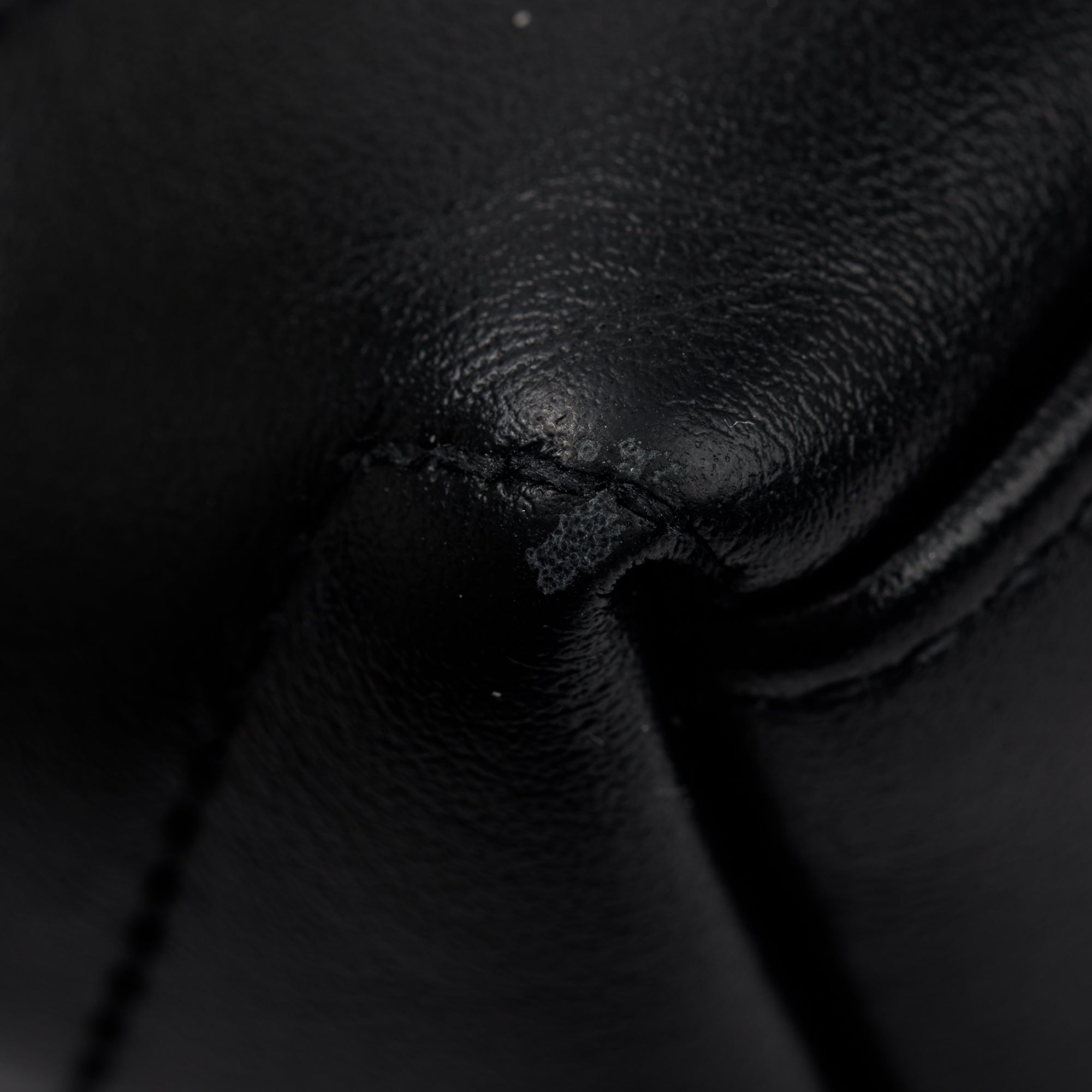 Saint Laurent 2020 Black Quilted Leather Small LouLou Chain Shoulder Bag w/ Box