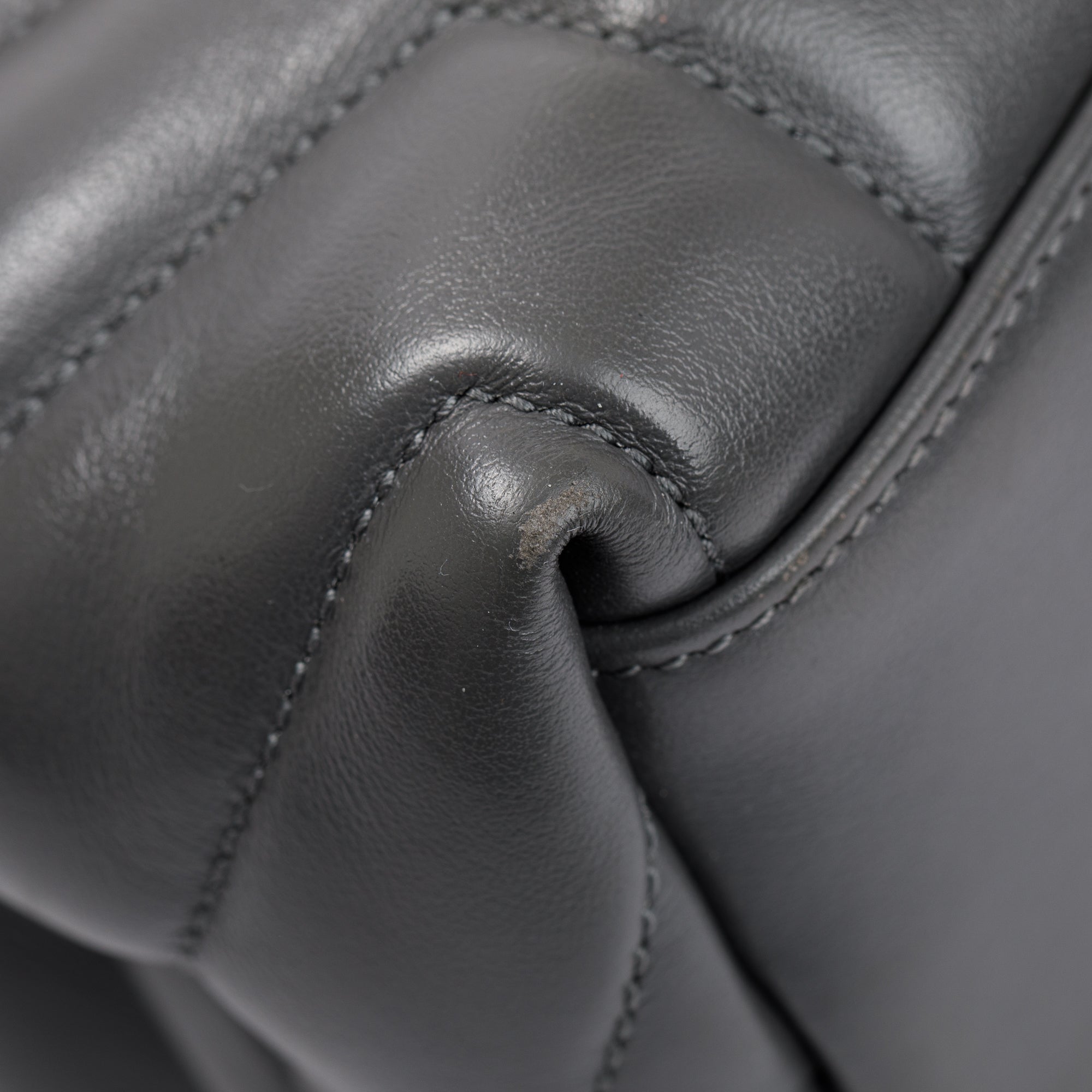 Saint Laurent 2021 Grey Calfskin Leather Medium Loulou Monogram Shoulder Bag w/ Box