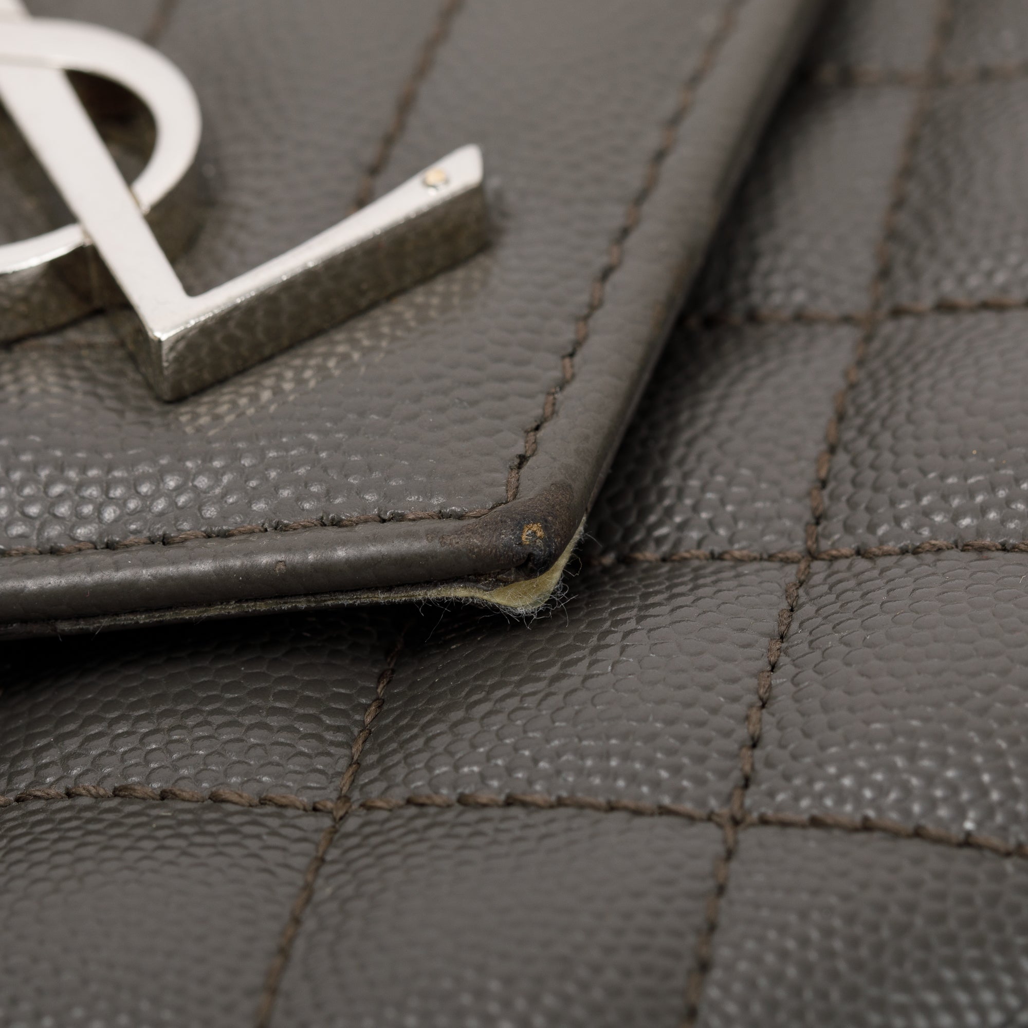 Saint Laurent Grey Grained De Poudre Medium Envelope Shoulder Bag