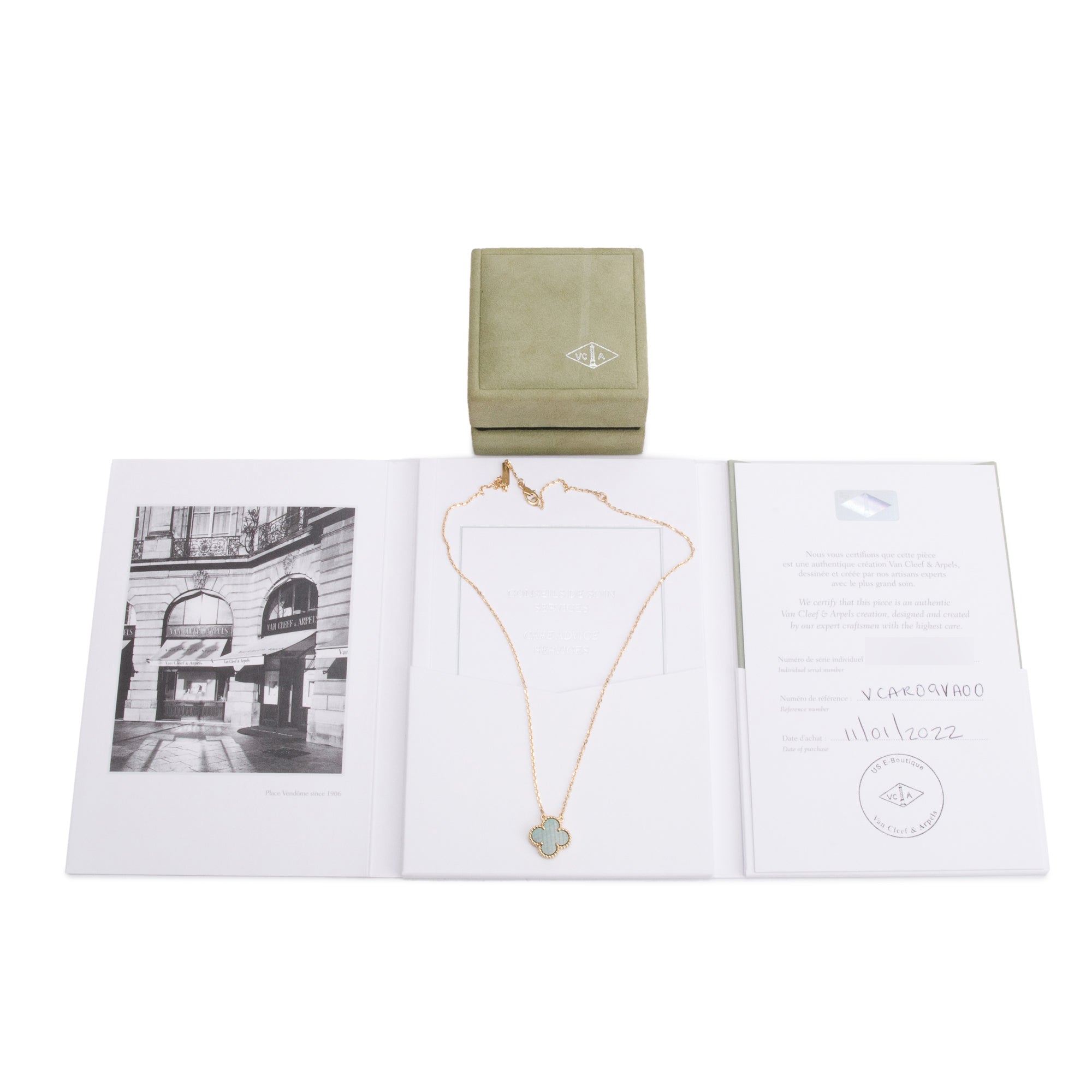 Van Cleef & Arpels 2022 18k Yellow Gold Vintage Alhambra Malachite Pendant Necklace w/ Box & Certificate