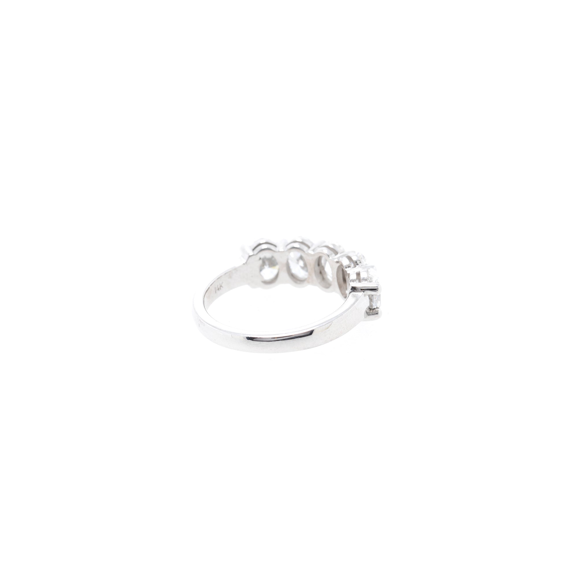 14k White Gold Oval Shaped Diamond Band Ring