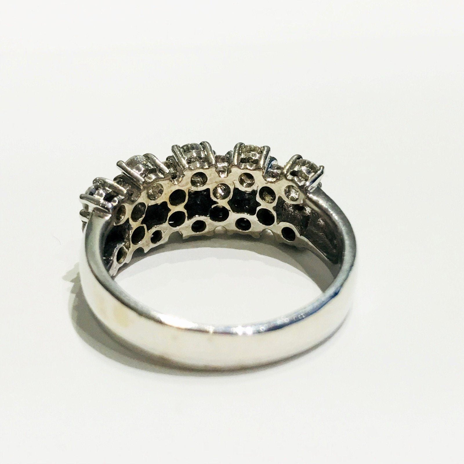 18 Karat White Gold Diamond Ring