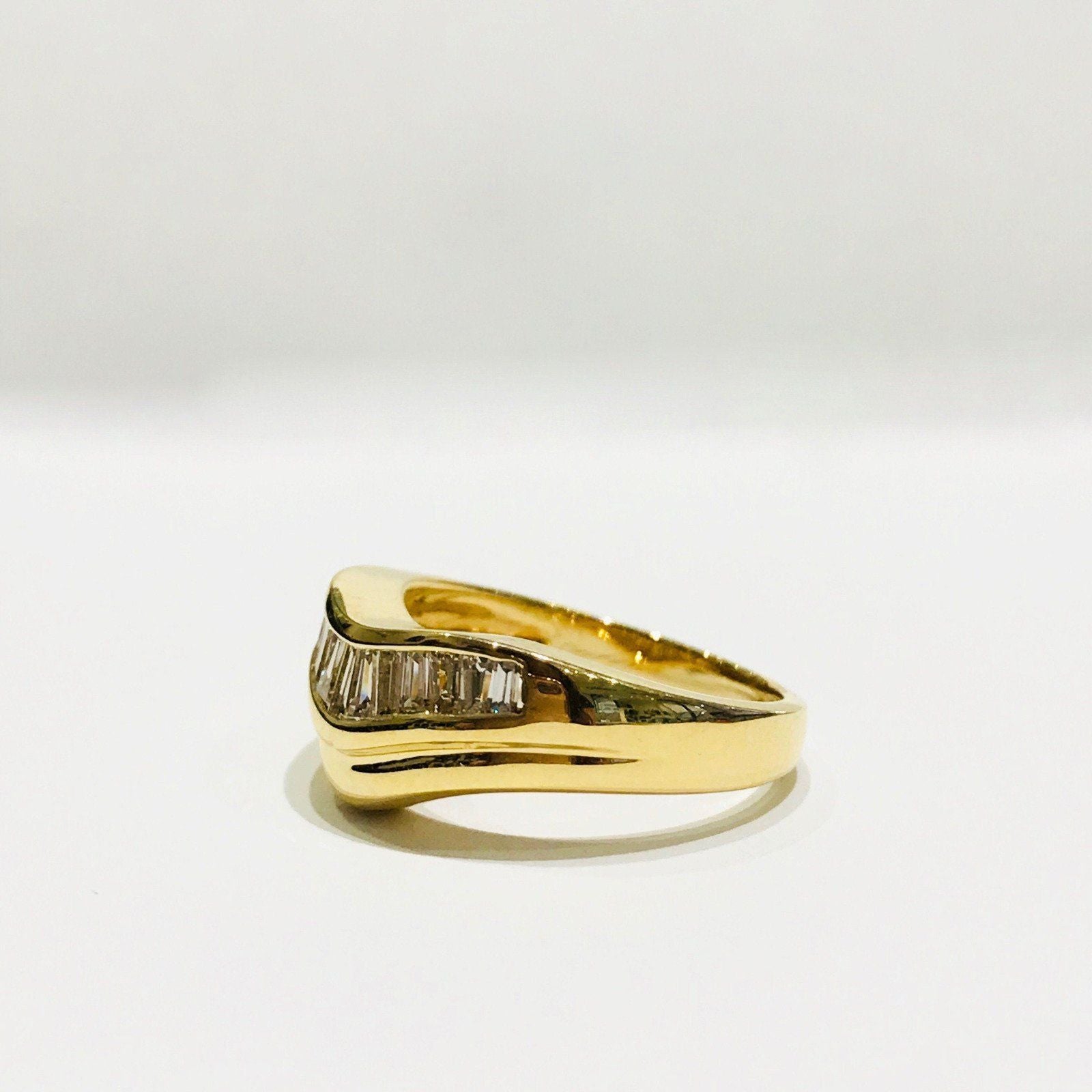 18 Karat Yellow Gold Diamond Ring