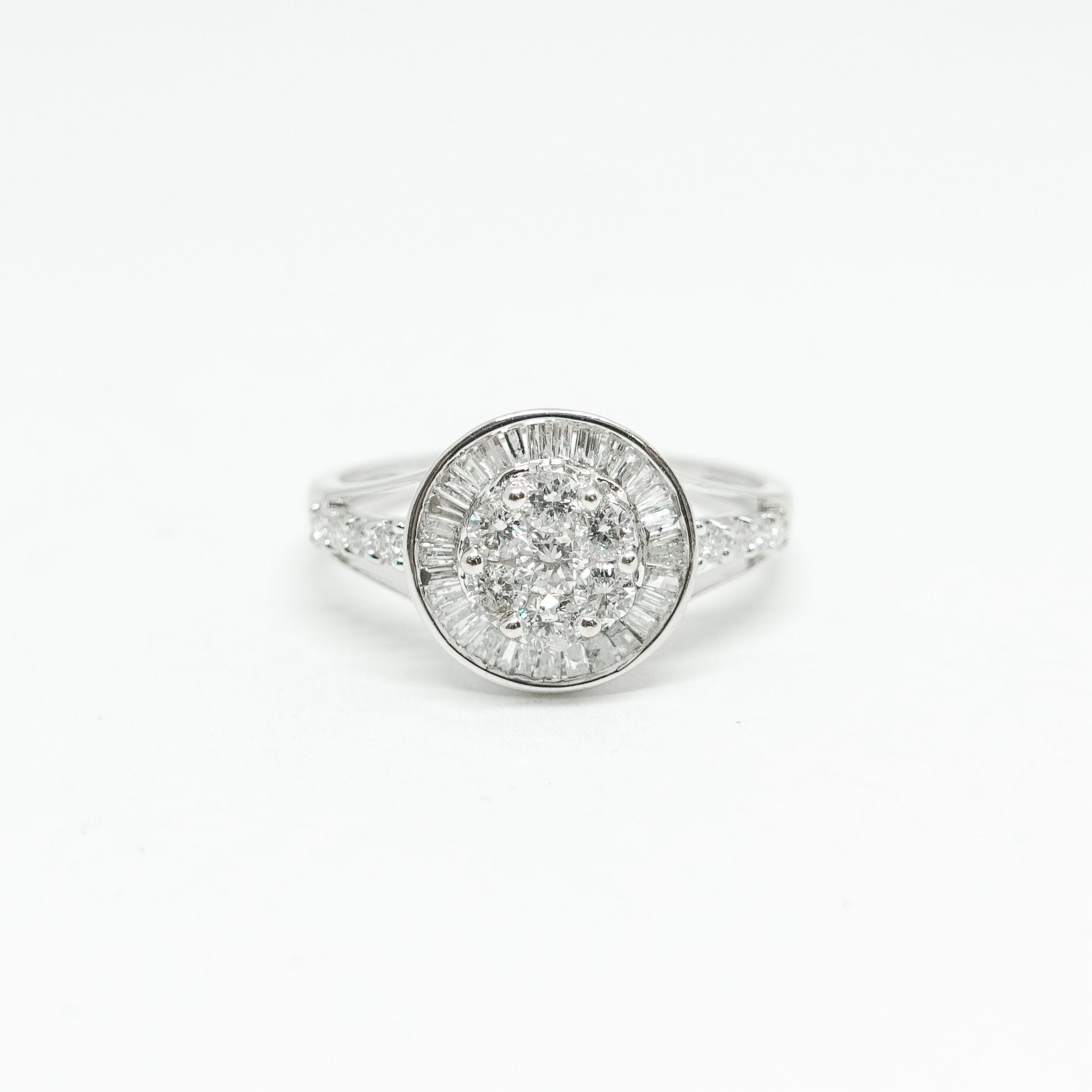 18K White Gold Diamond Cluster Ring