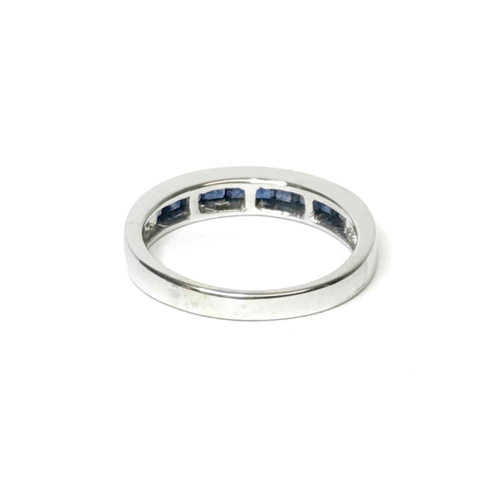 18K White Gold Single Row Sapphire Band