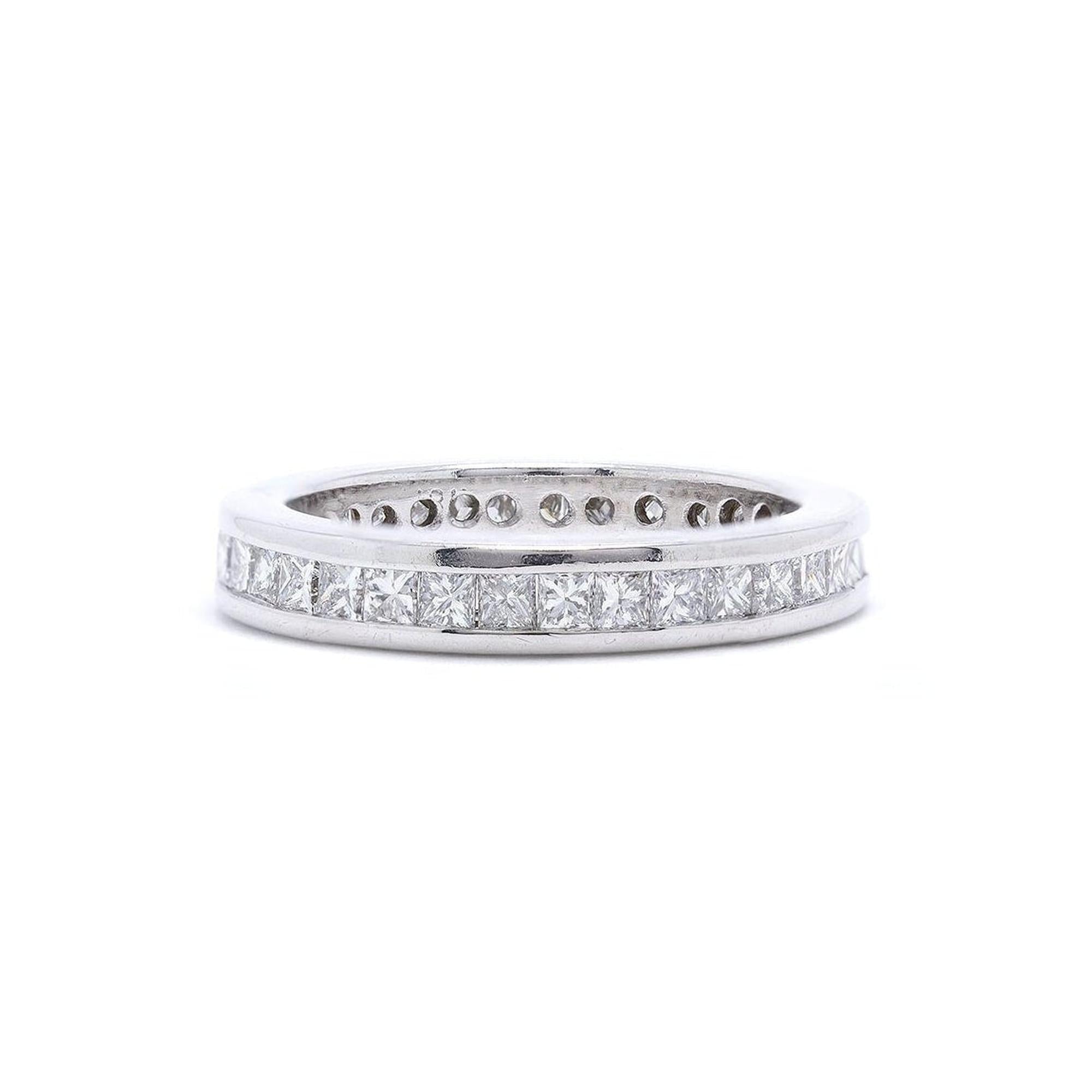 18k White Gold Diamond Eternity Band Ring