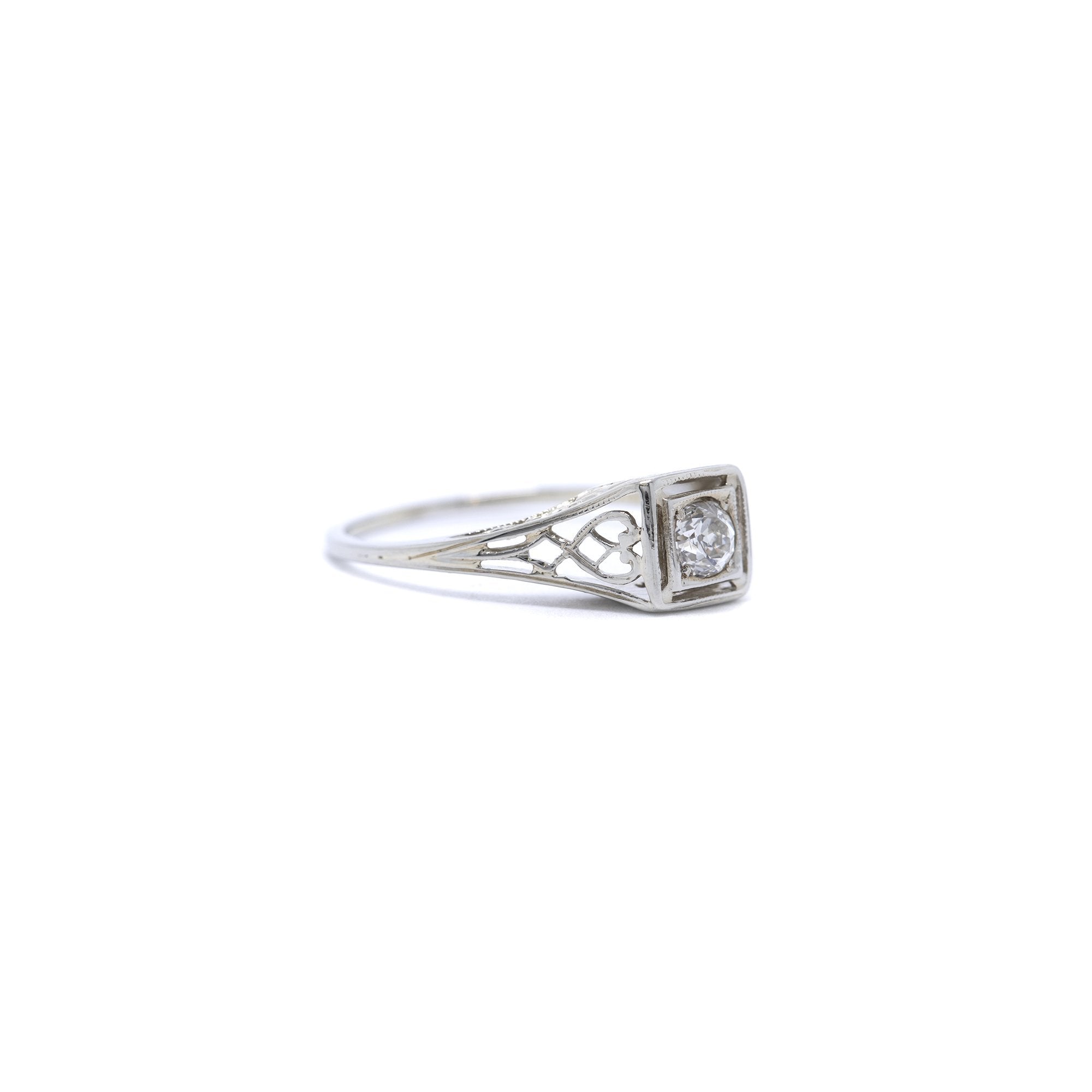 Antique 18k White Gold Filigree Solitaire Diamond Ring