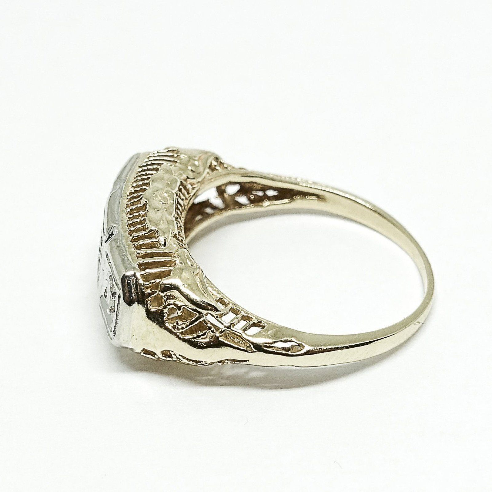 Antique Three Stone Diamond Ring