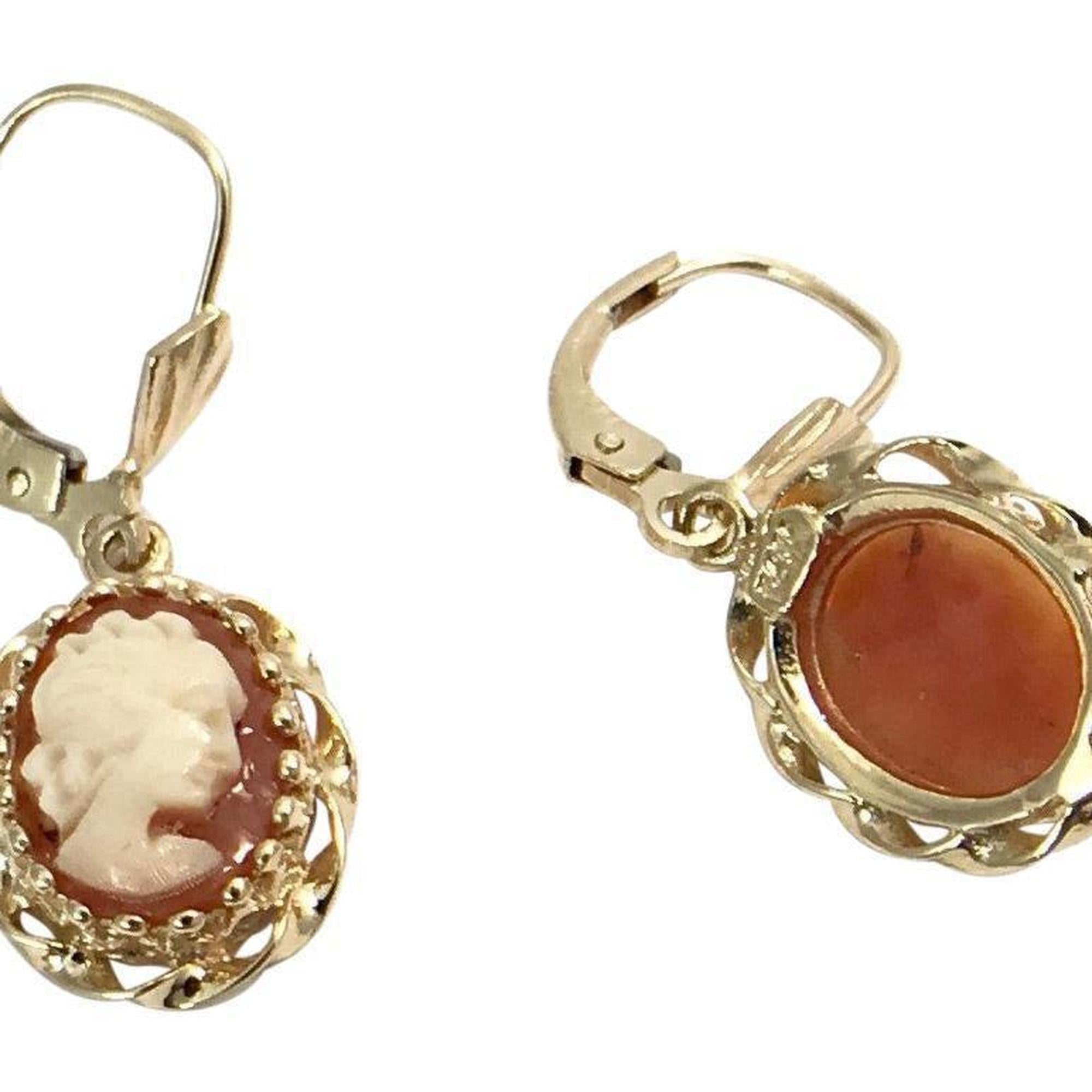 Cameo Earrings in 14 Karat Yellow Gold