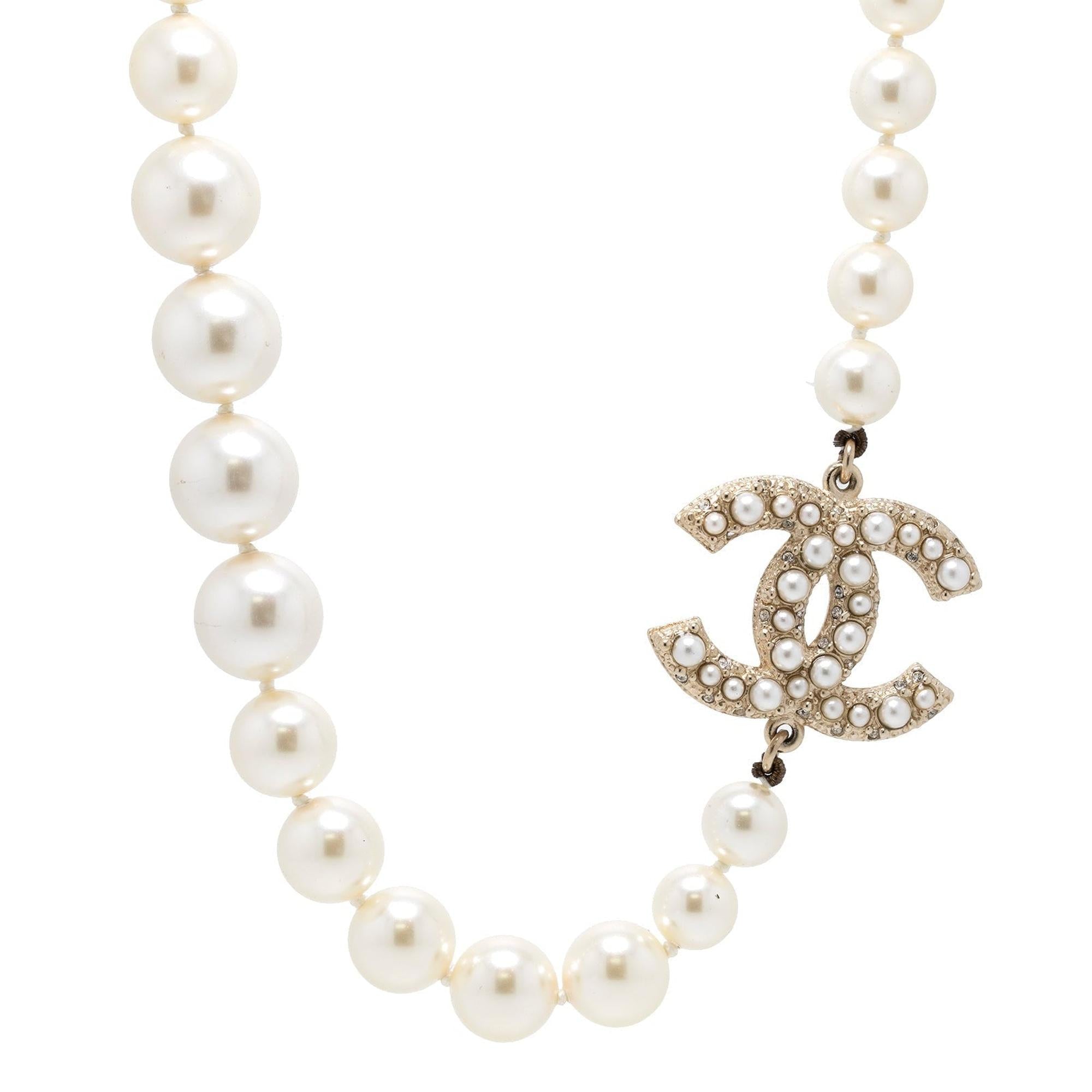 Chanel 2019 Faux Pearl CC Necklace