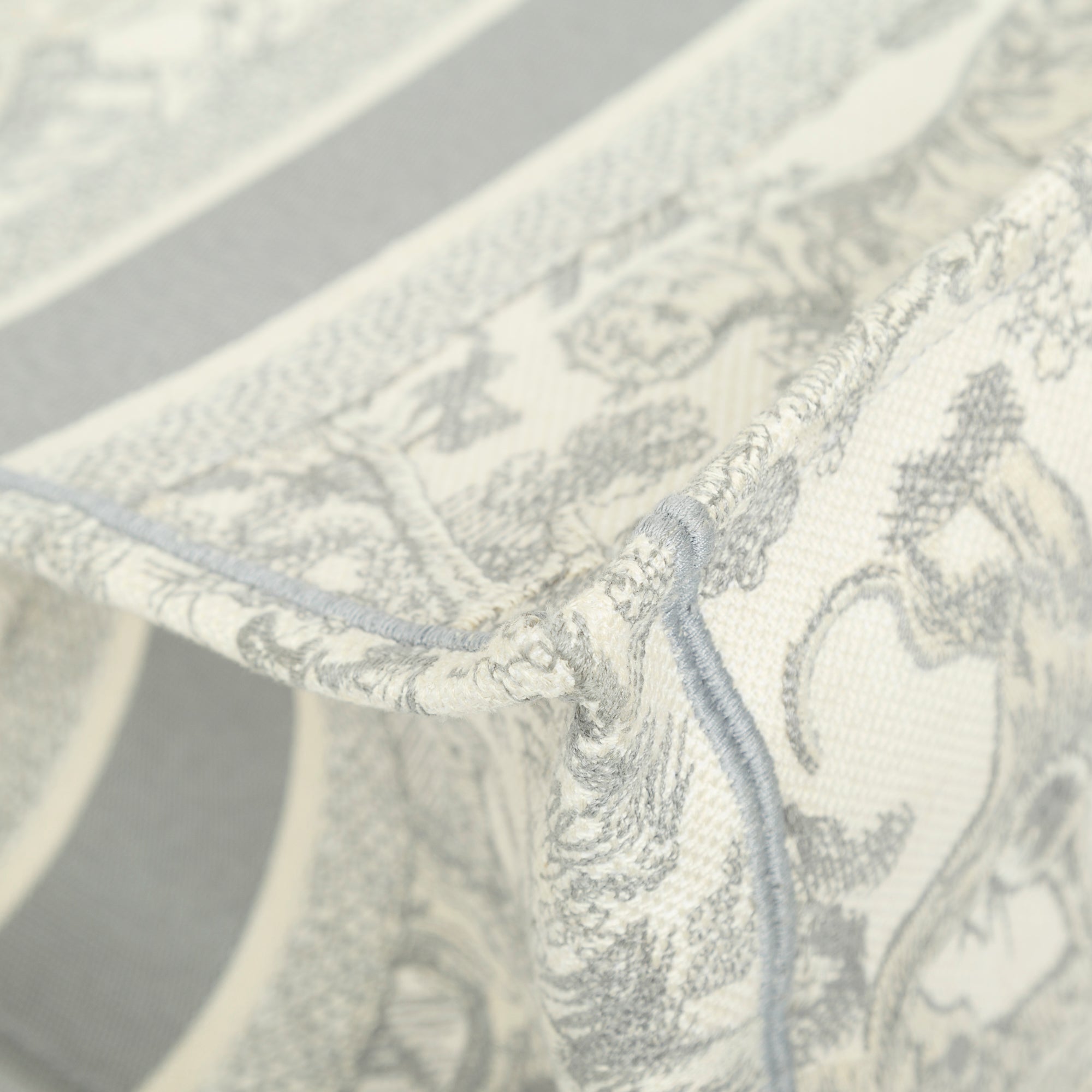 Christian Dior 2020 Medium Toile de Jouy Reverse Book Tote