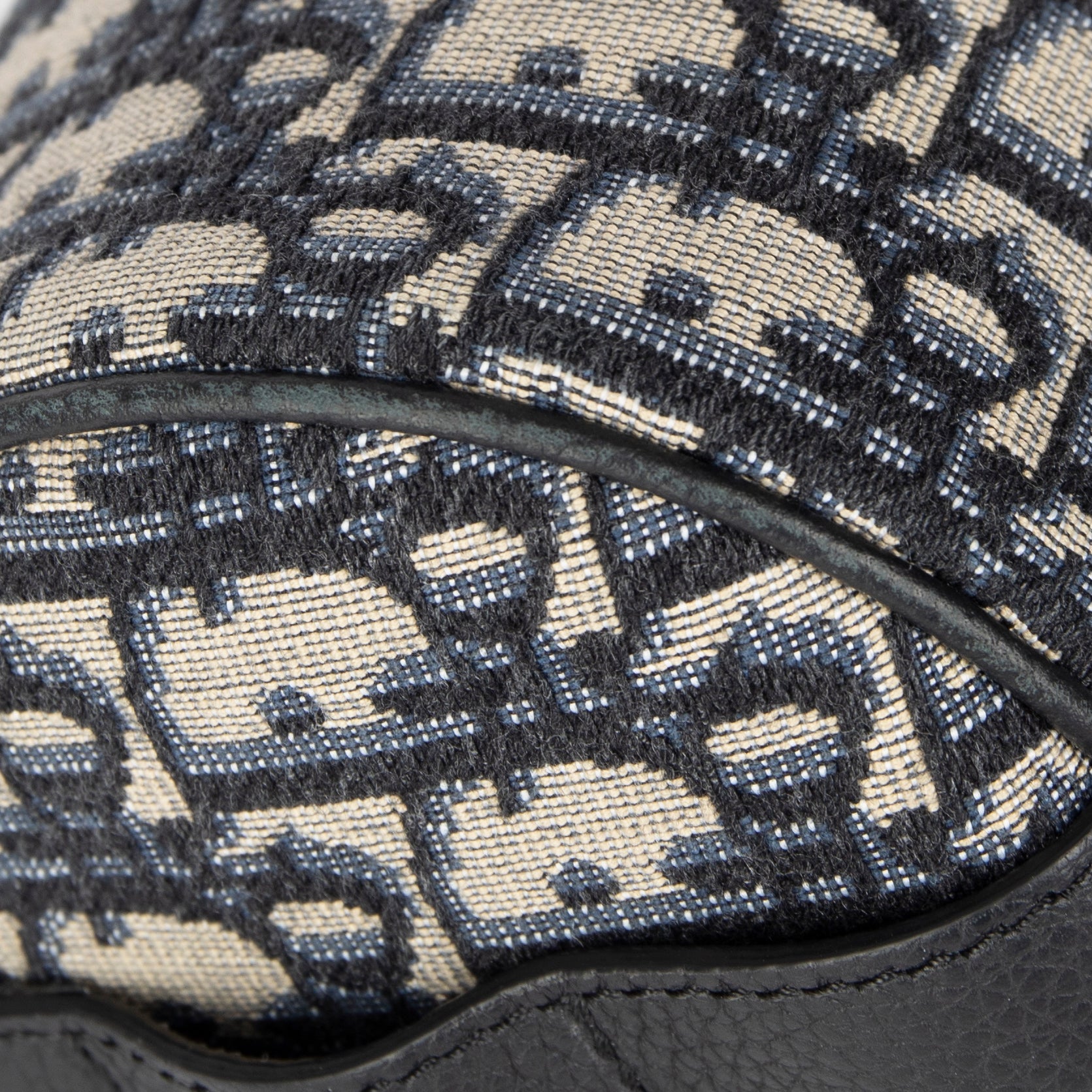 Christian Dior 2021 Oblique Mini Roller Messenger Bag w/ Authenticity Card