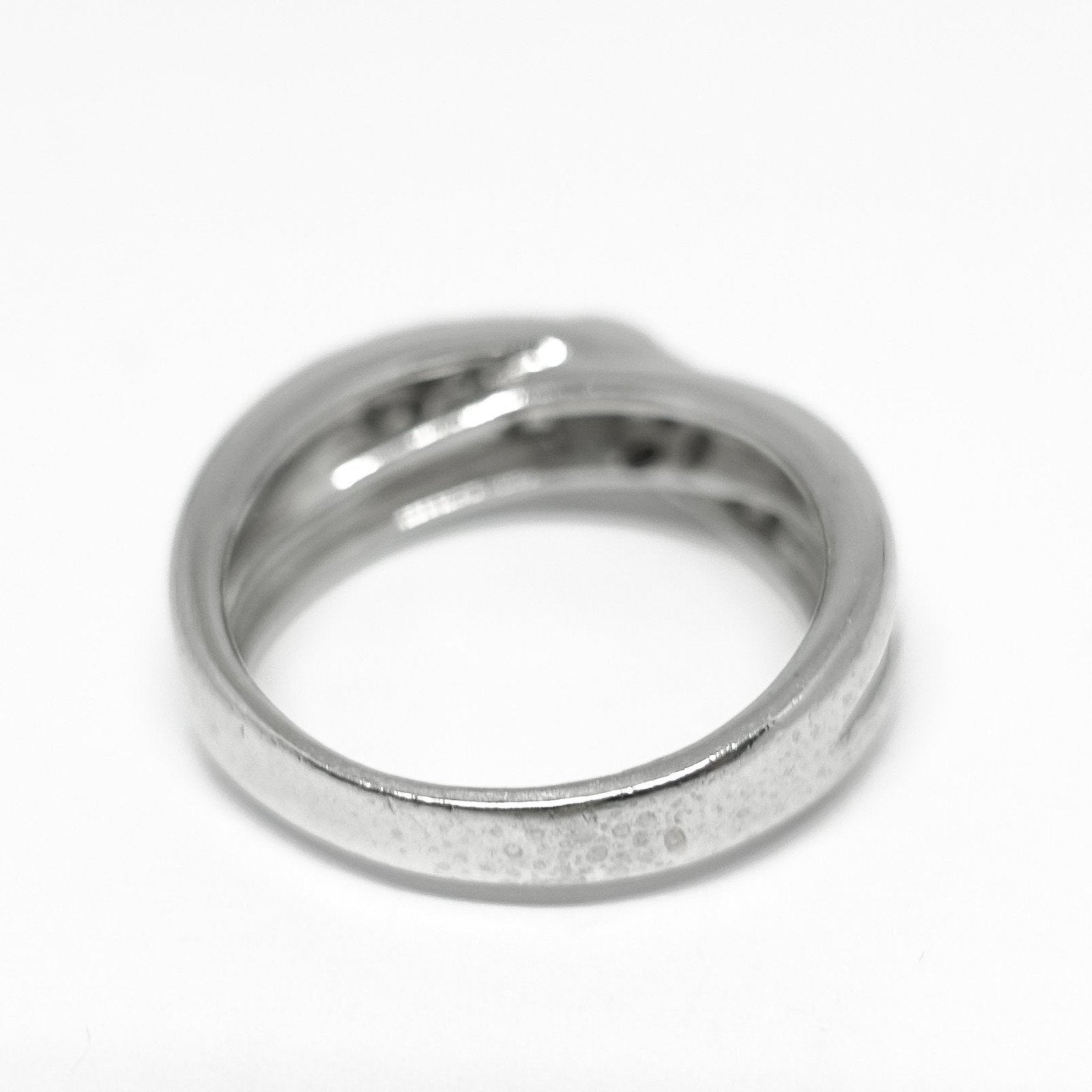 Crossover Diamond Ring