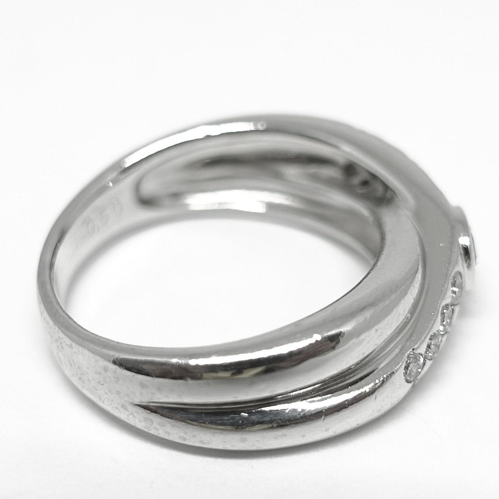 Crossover Diamond Ring