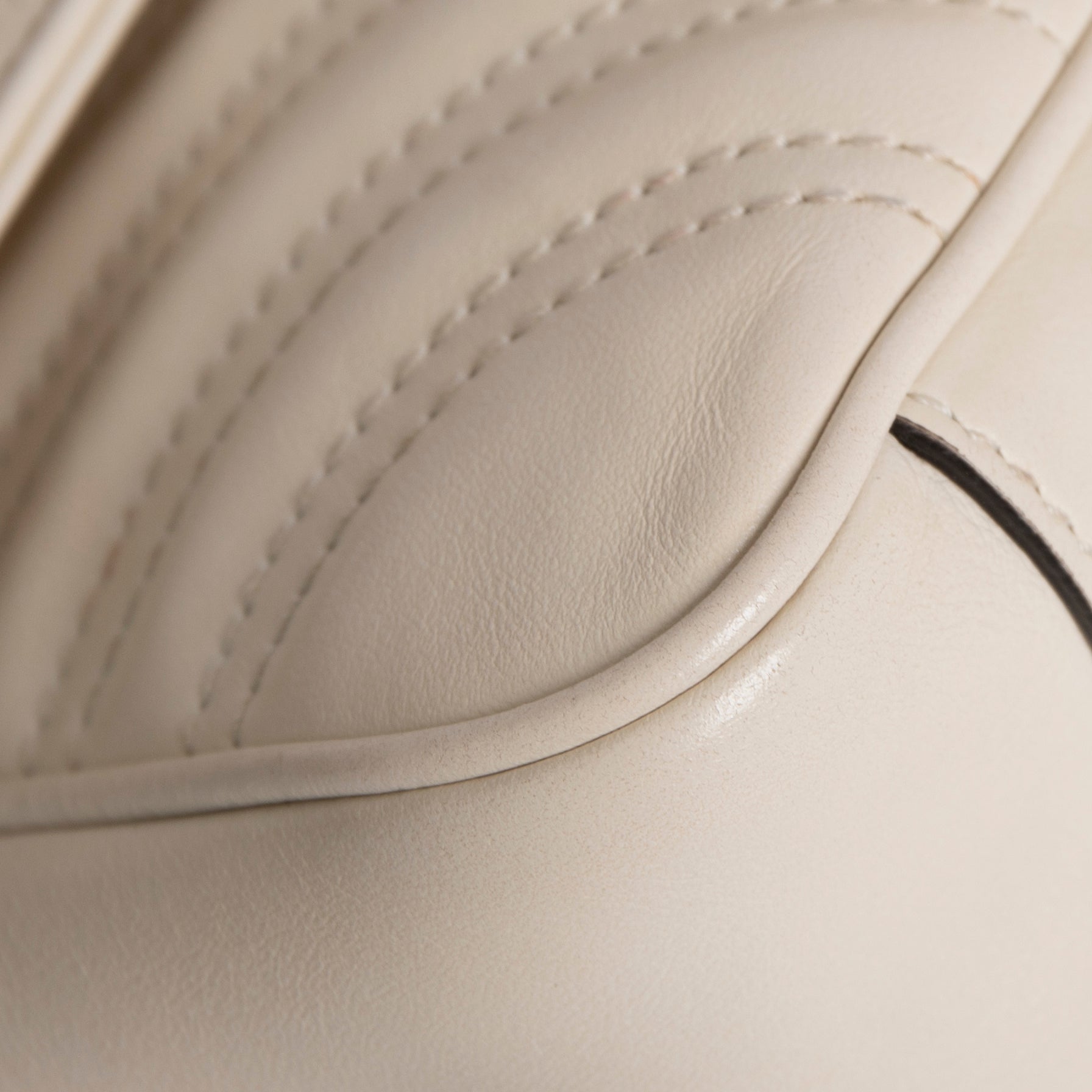 Gucci GG Marmont Matelasse Mini Bag w/ Box