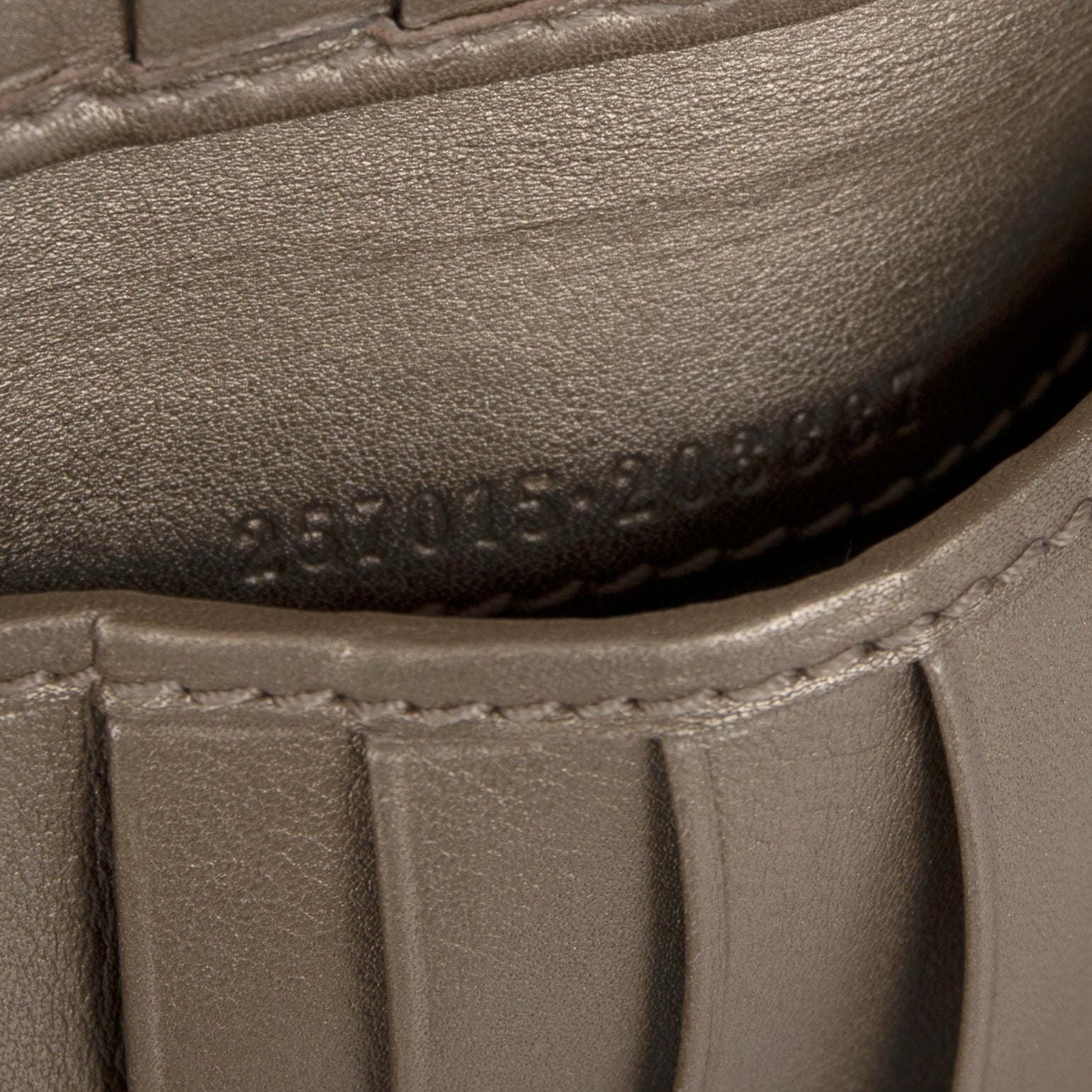 Gucci GG Microguccissima Compact Wallet w/ Box