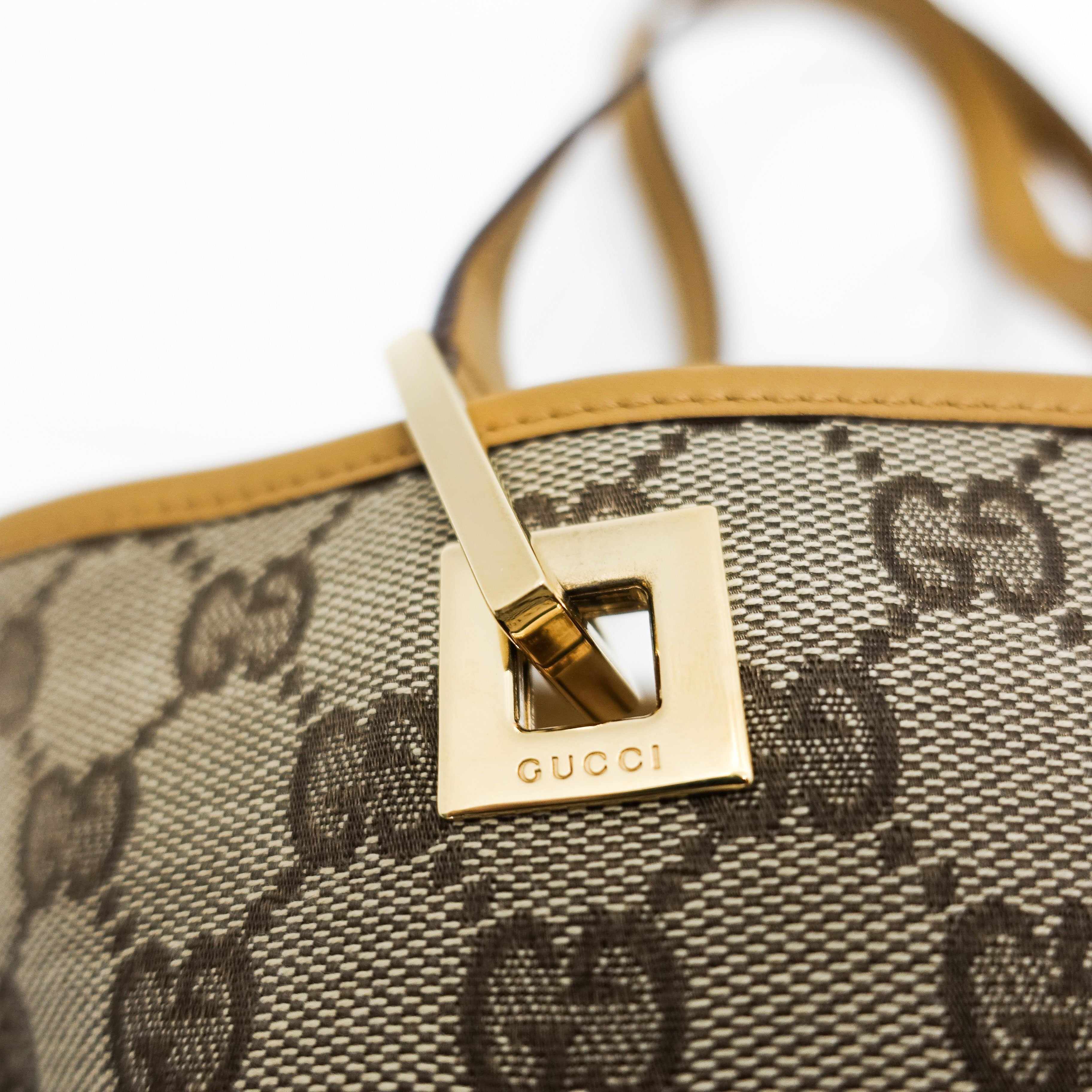 Gucci GG Mini Bucket Tote