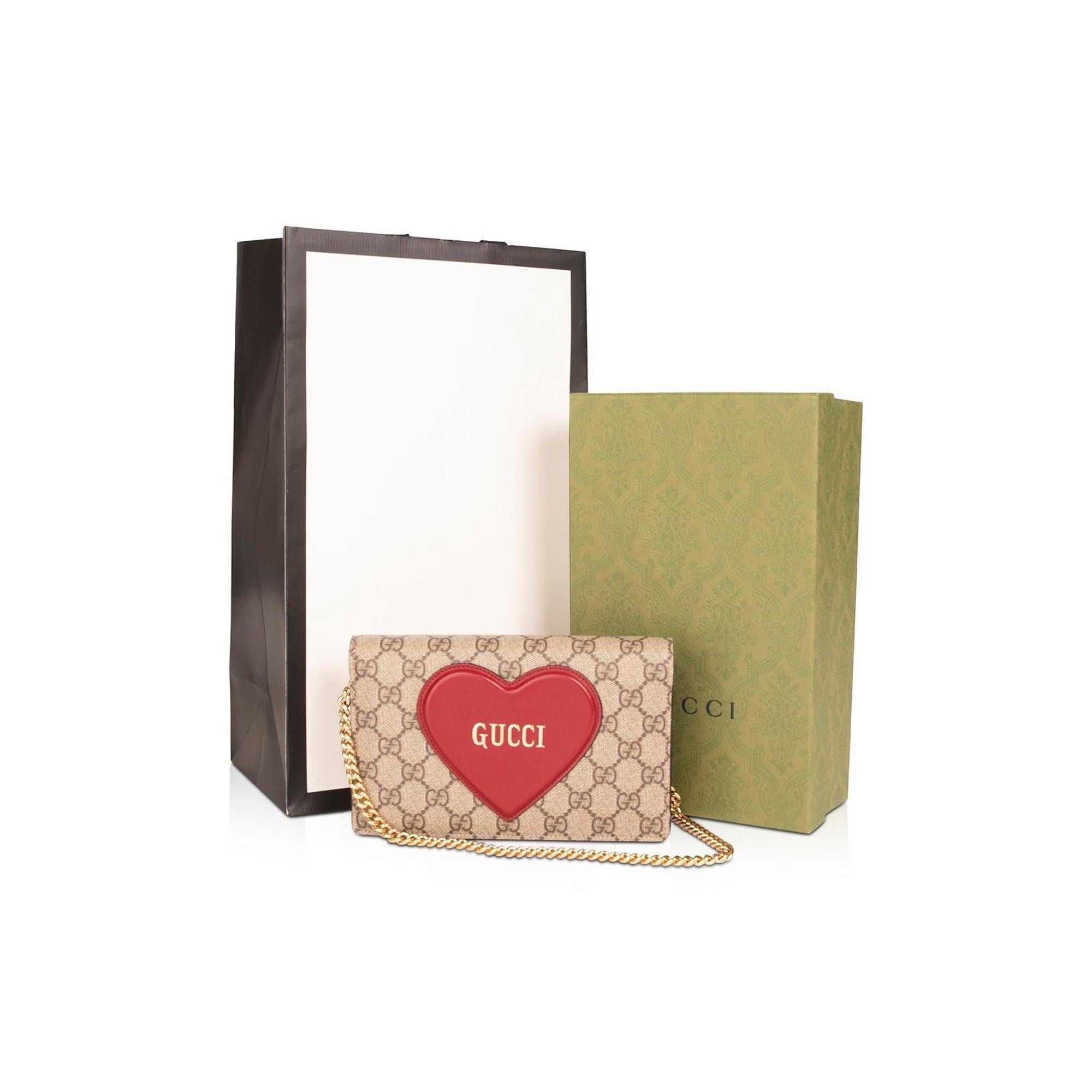 Gucci GG Supreme Limited Edition Valentine's Day Wallet on Chain w/ Box