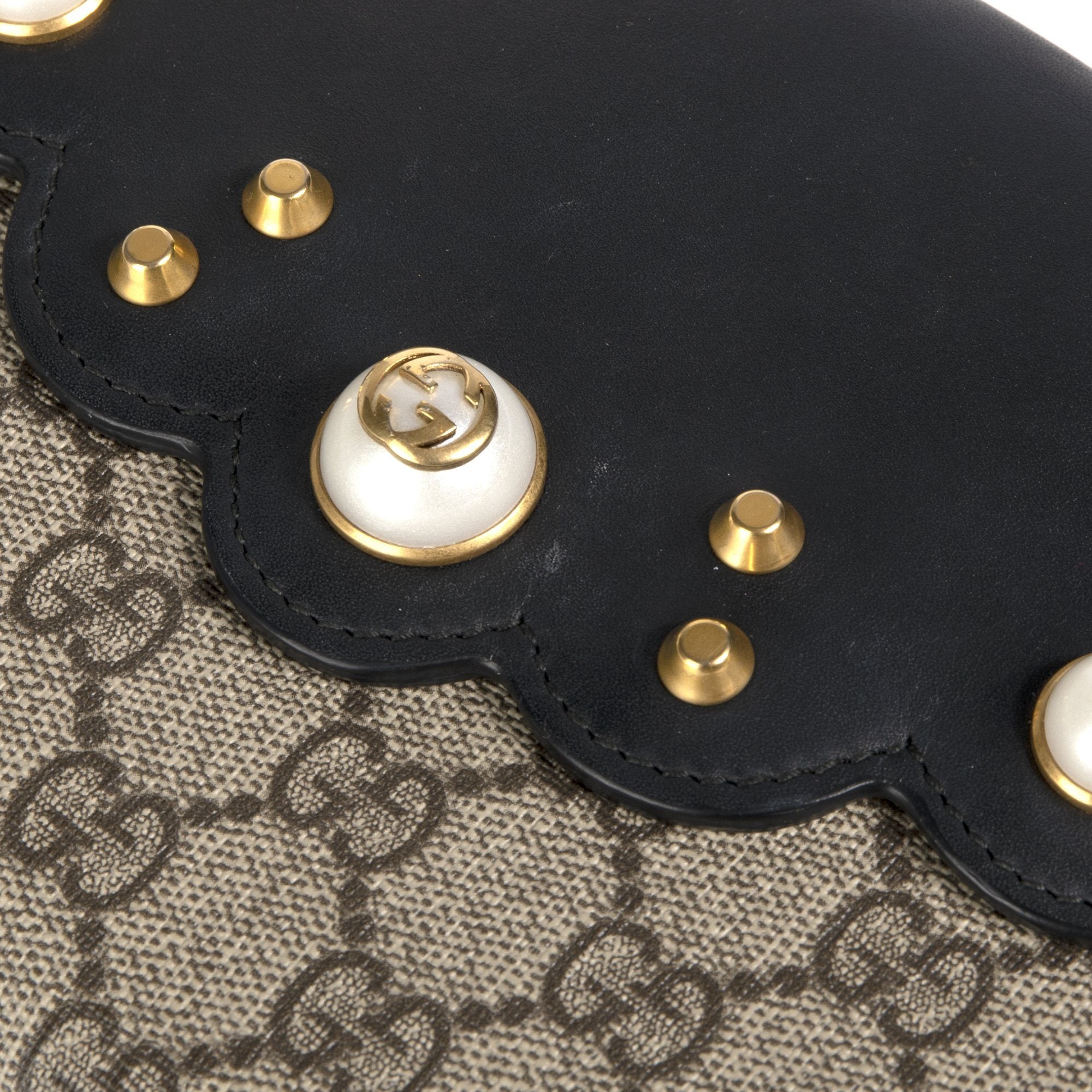 Gucci GG Supreme Peony Clutch w/ Box