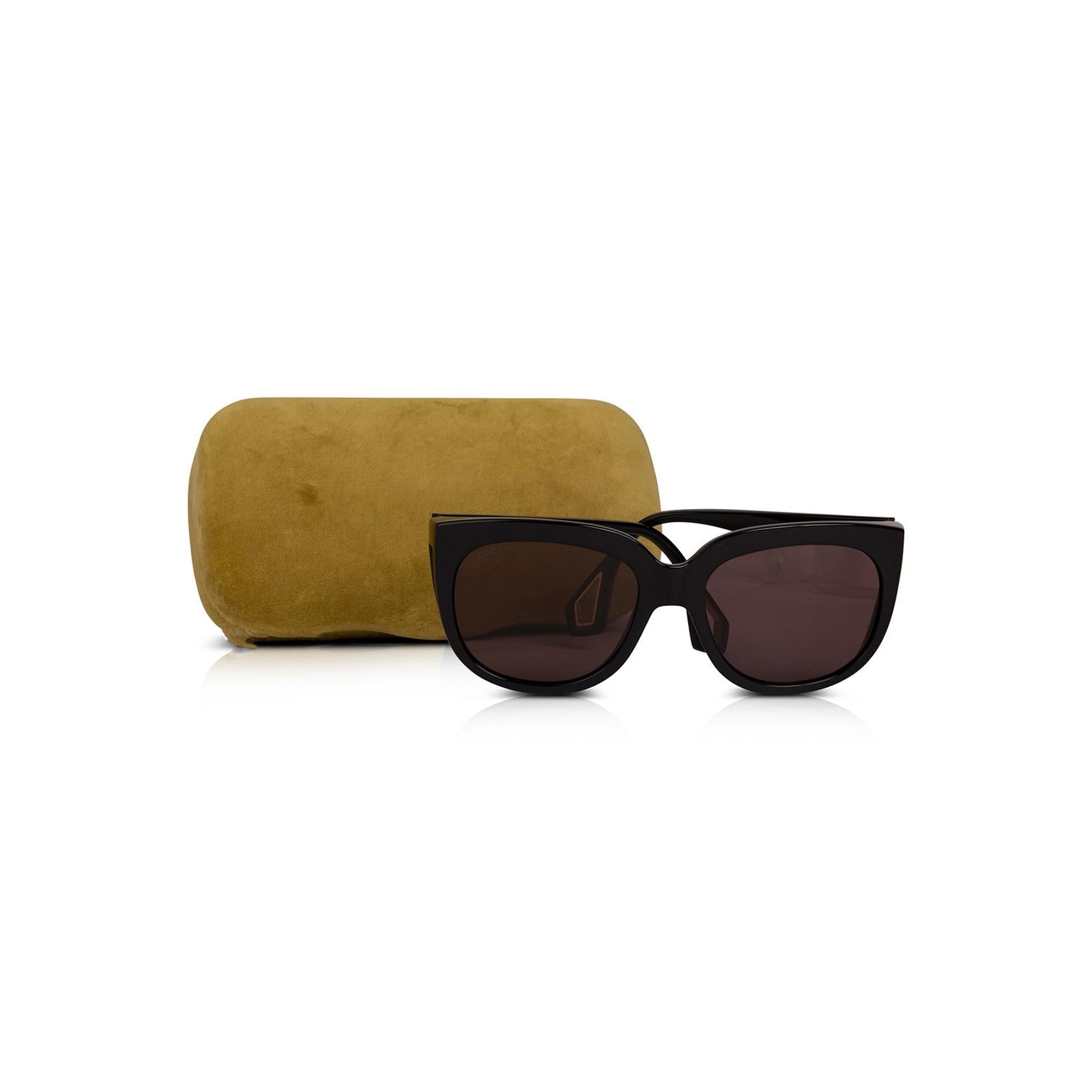 Gucci GG0468S Sunglasses w/ Case