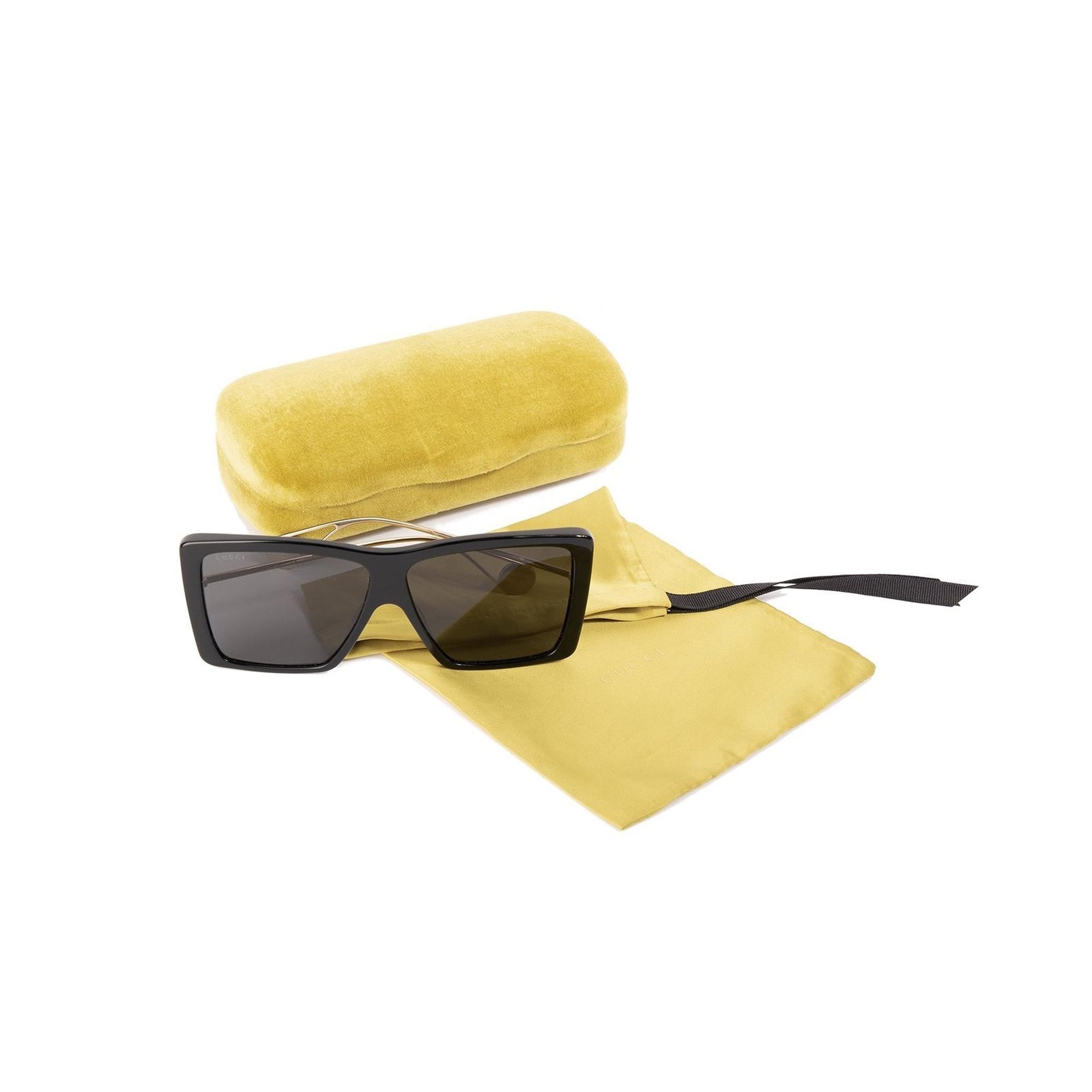 Gucci Ladies Oversized Sunglasses w/ Case