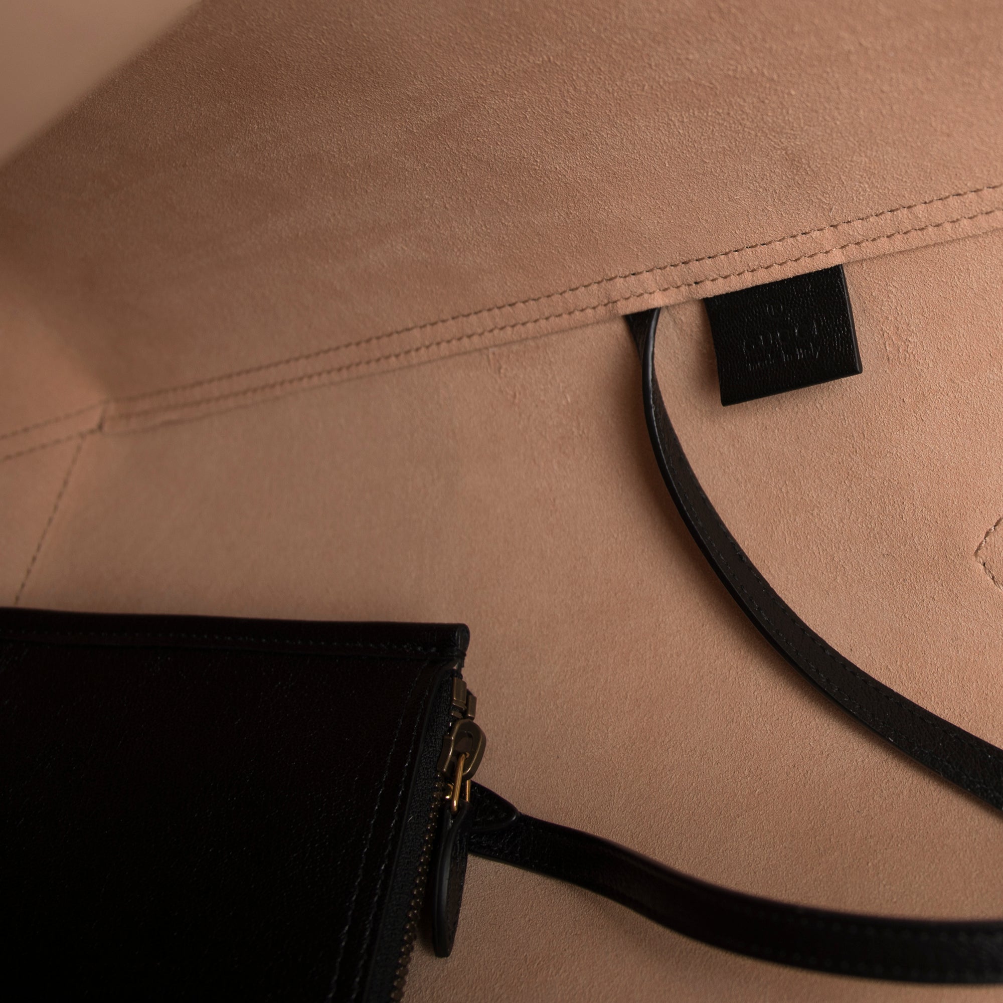 Gucci Medium Double G Leather Tote w/ Box