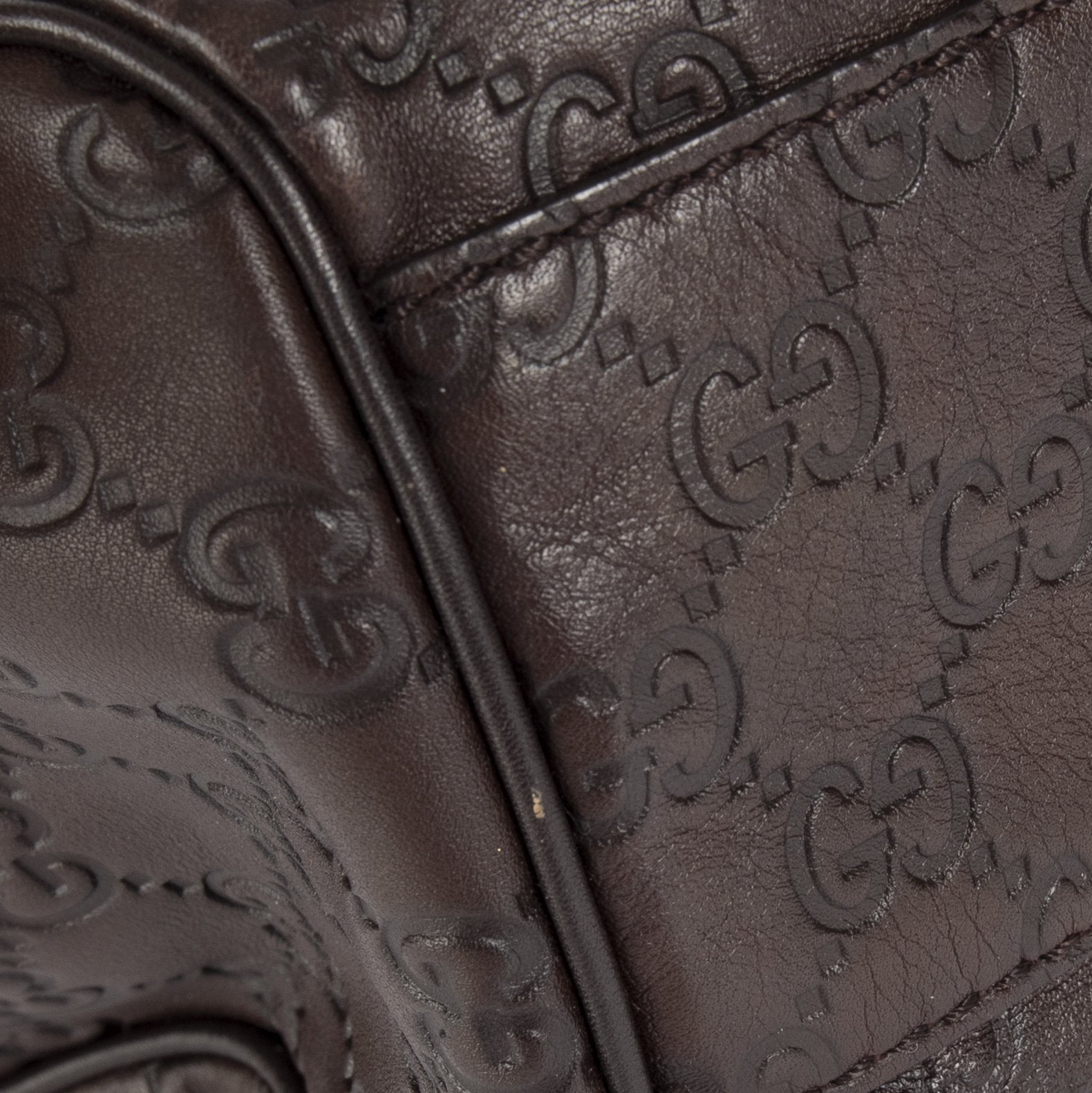 Gucci Medium GG Signature Sukey Tote