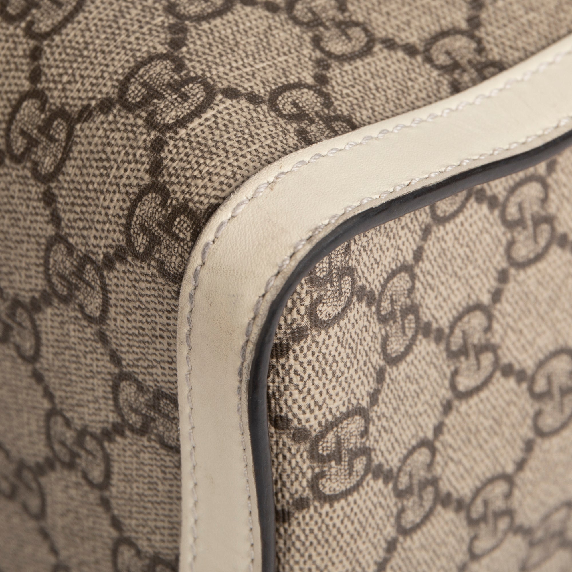 Gucci Medium GG Supreme Padlock Shoulder Bag w/ Box