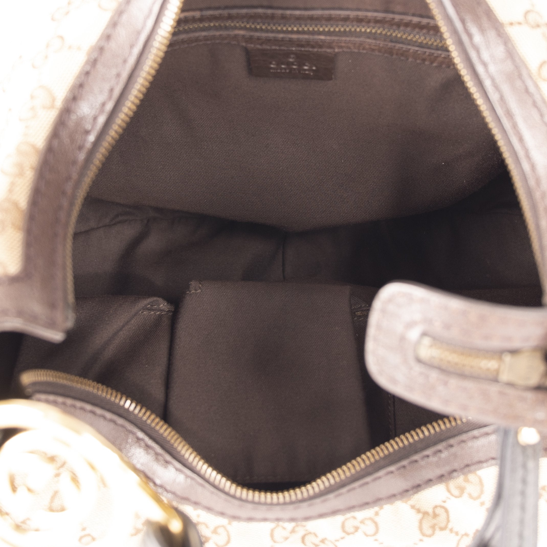 Gucci Medium Interlocking GG Canvas Hobo