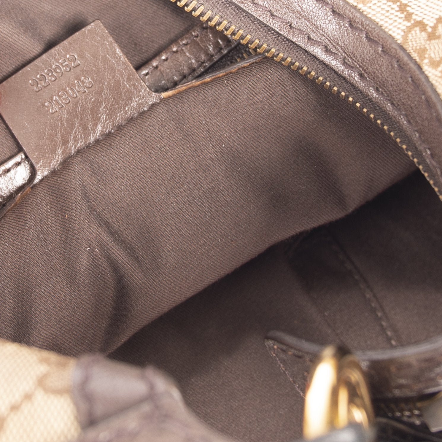 Gucci Medium Interlocking GG Canvas Hobo