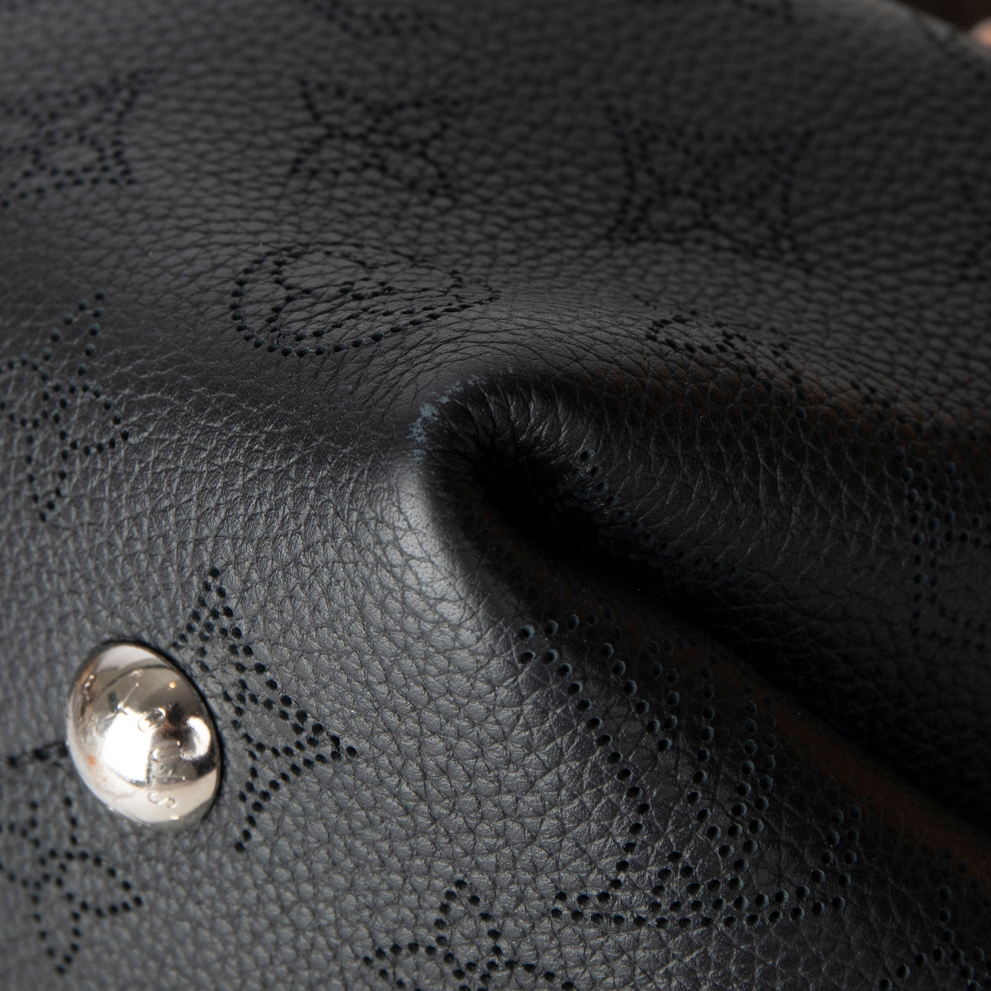 Louis Vuitton 2020 Mahina Leather Bella Bucket Bag w/ Box & Pouch