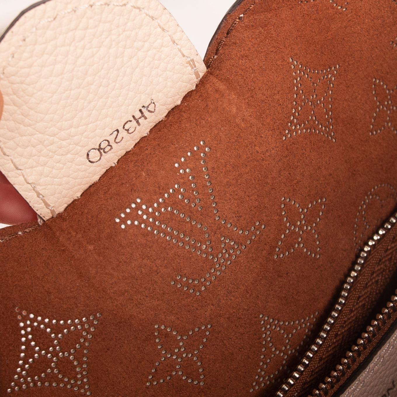 Louis Vuitton 2020 Monogram Mahina Carmel Hobo