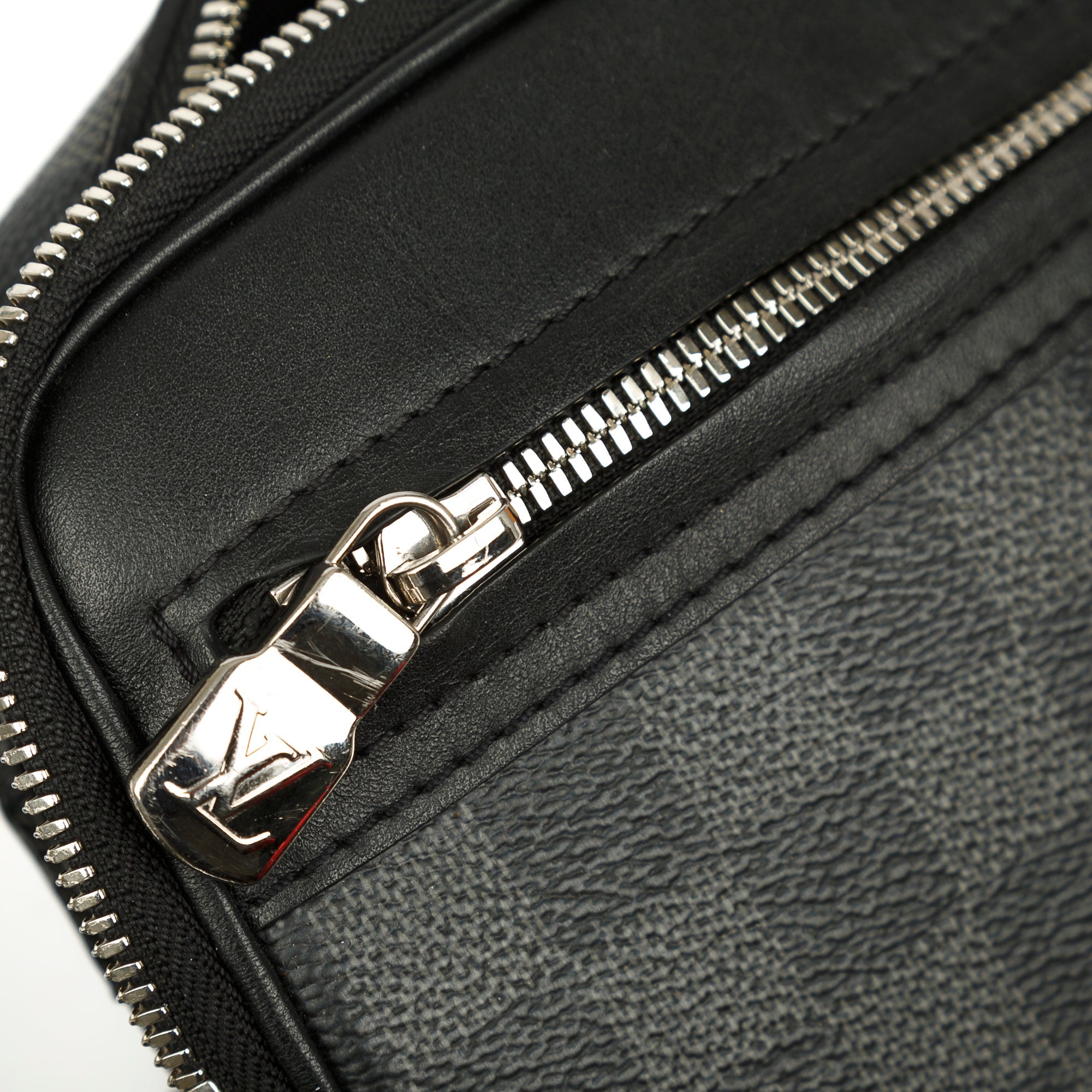 Louis Vuitton 2021 Damier Graphite Scott Messenger Bag w/ Box