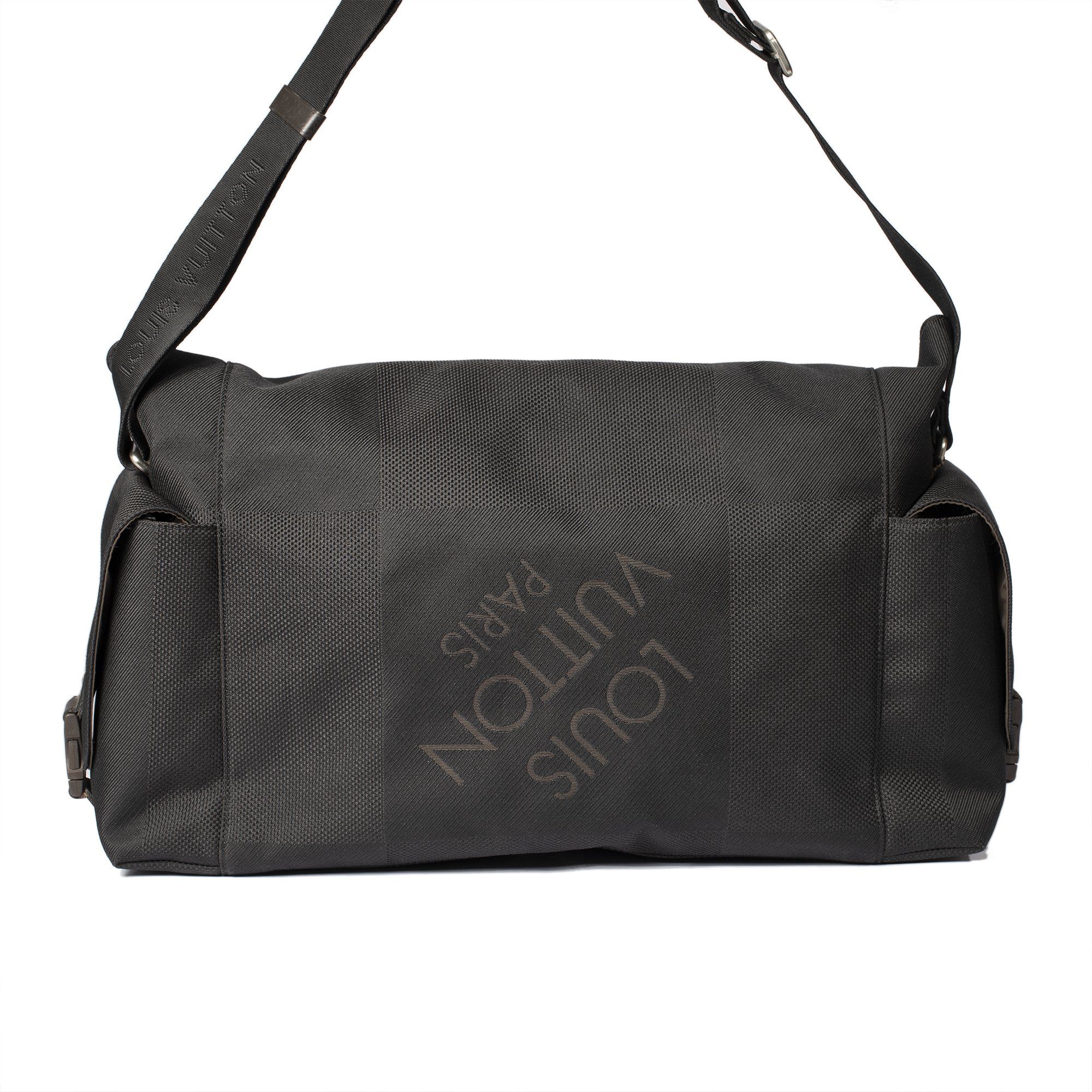 Louis Vuitton Damier Geant Messenger Bag