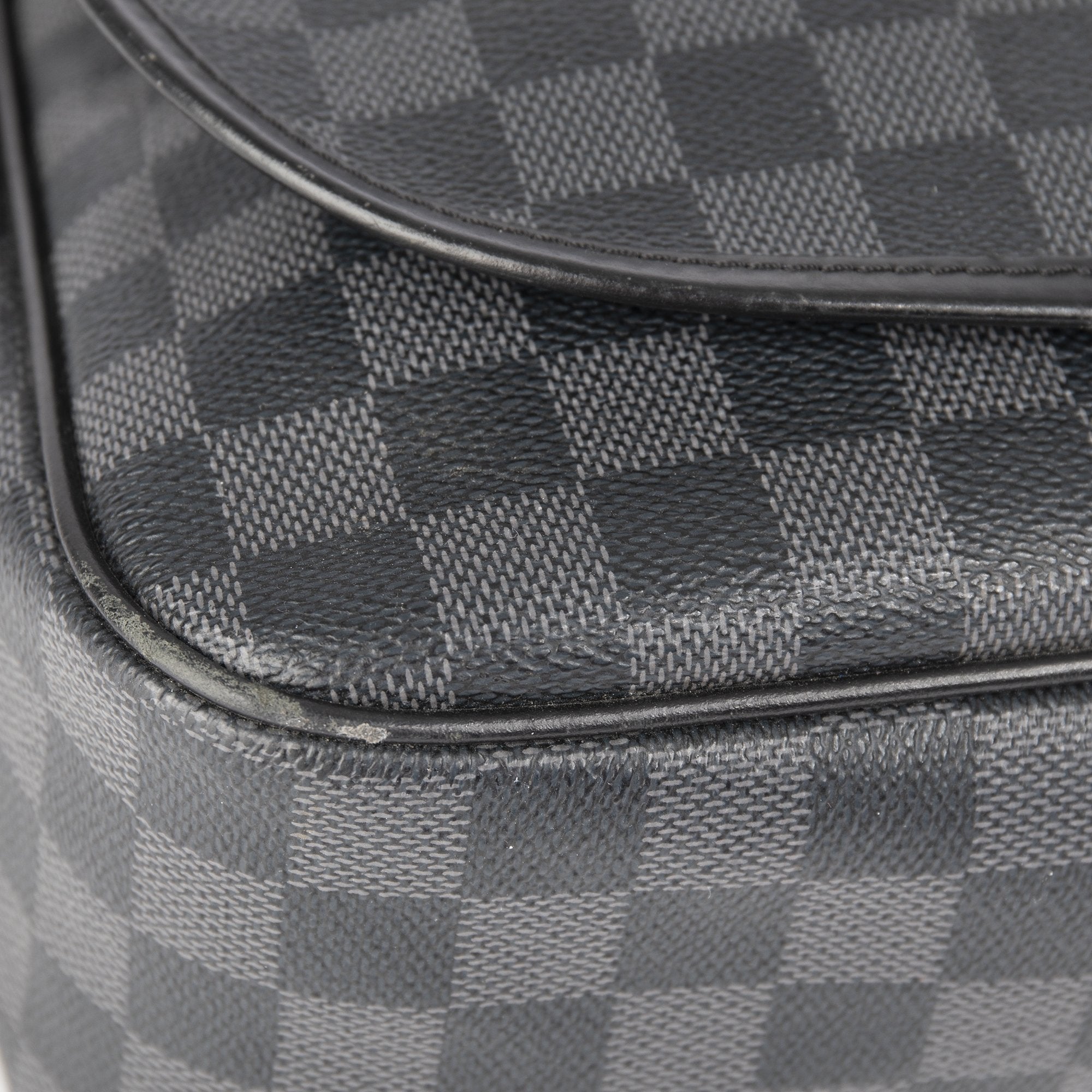 Louis Vuitton Damier Graphite Daniel GM Messenger Bag