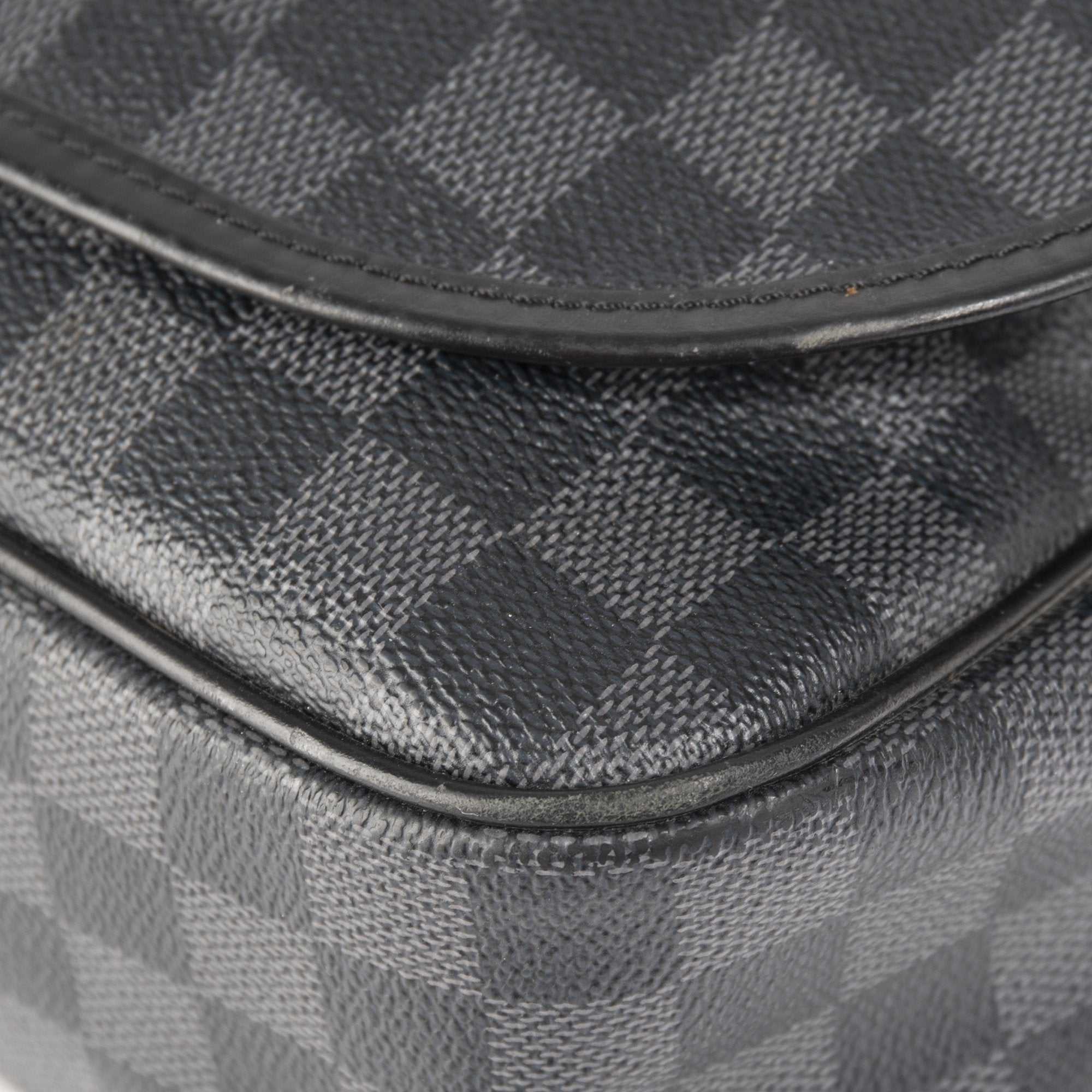 Louis Vuitton Damier Graphite Daniel GM Messenger Bag