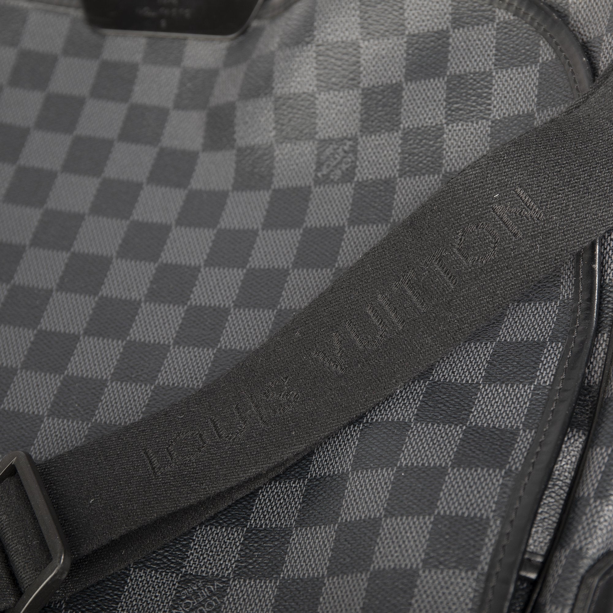 Louis Vuitton Damier Graphite Daniel GM Messenger Bag