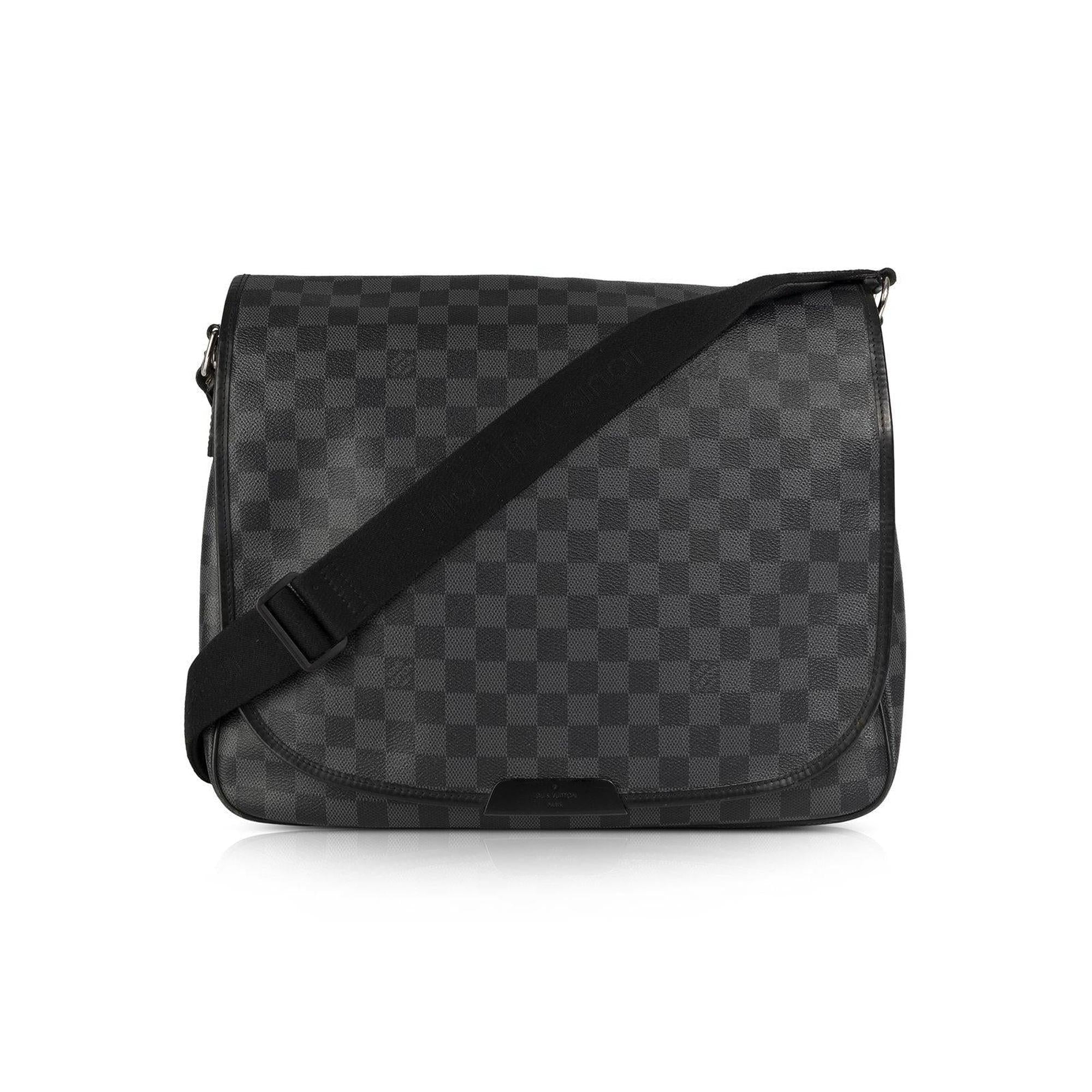 Louis Vuitton Damier Graphite Daniel GM Messenger Bag