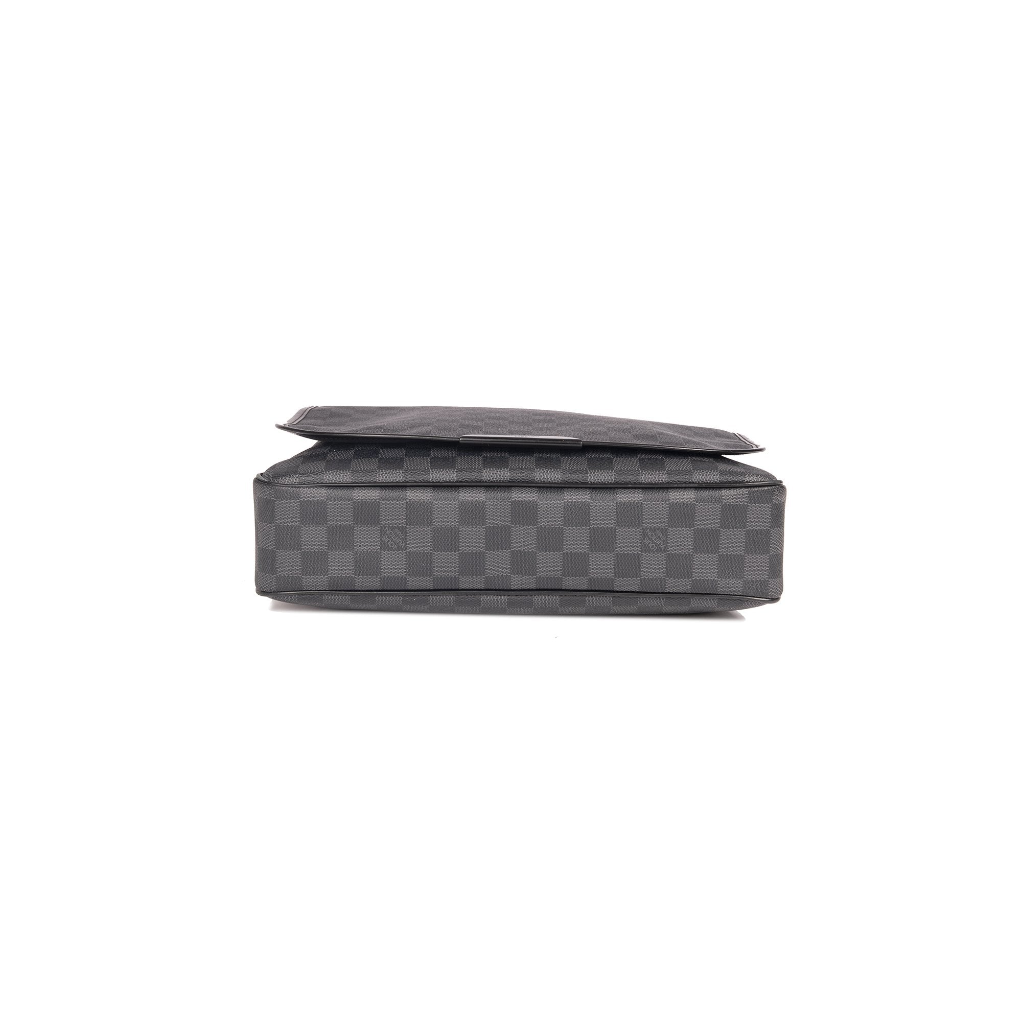 Louis Vuitton Damier Graphite Daniel MM Messenger Bag w/ Box