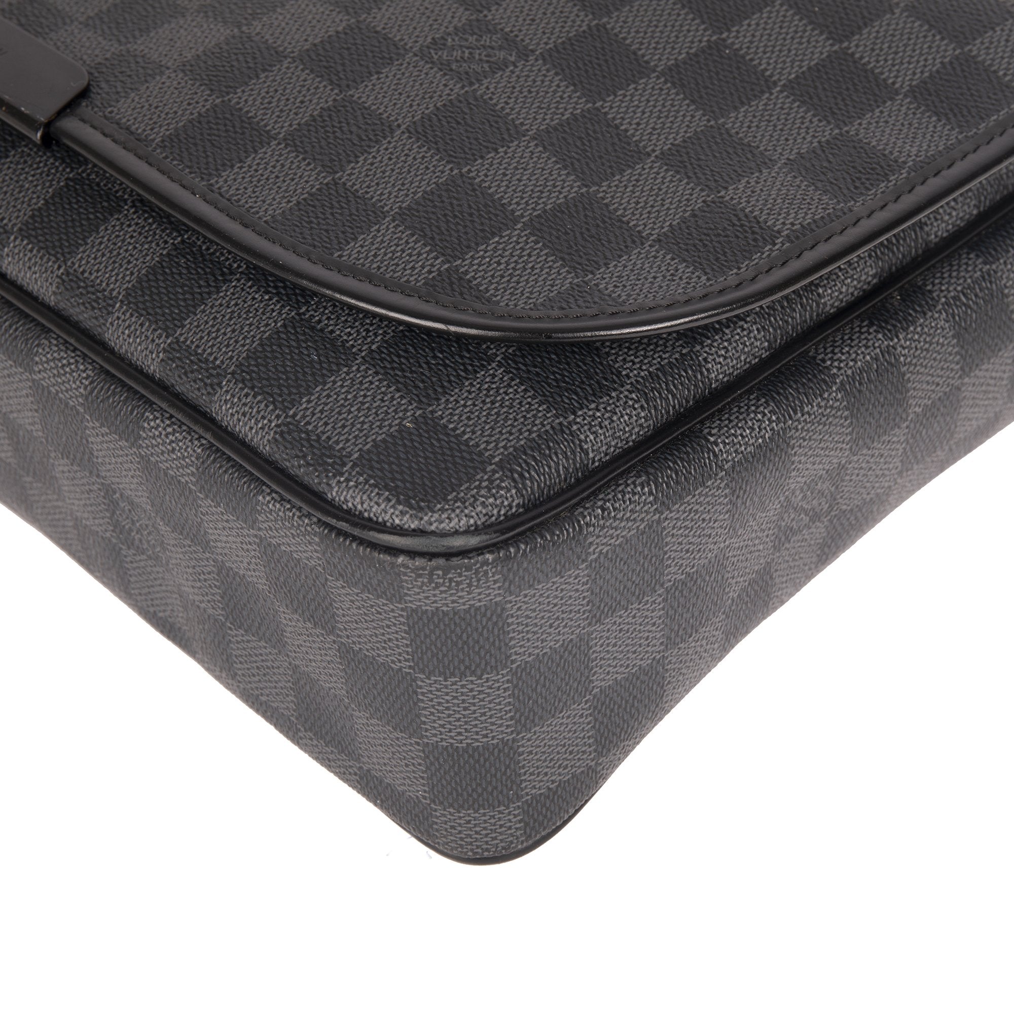 Louis Vuitton Damier Graphite Daniel MM Messenger Bag w/ Box