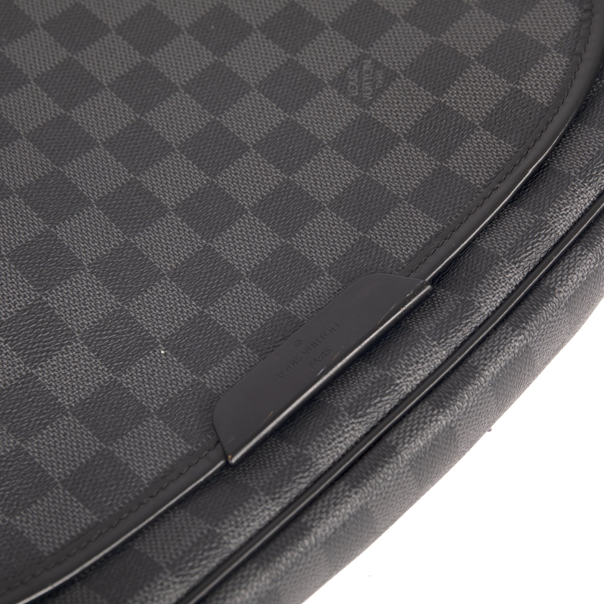Louis Vuitton Damier Graphite Daniel MM Messenger Bag w/ Box