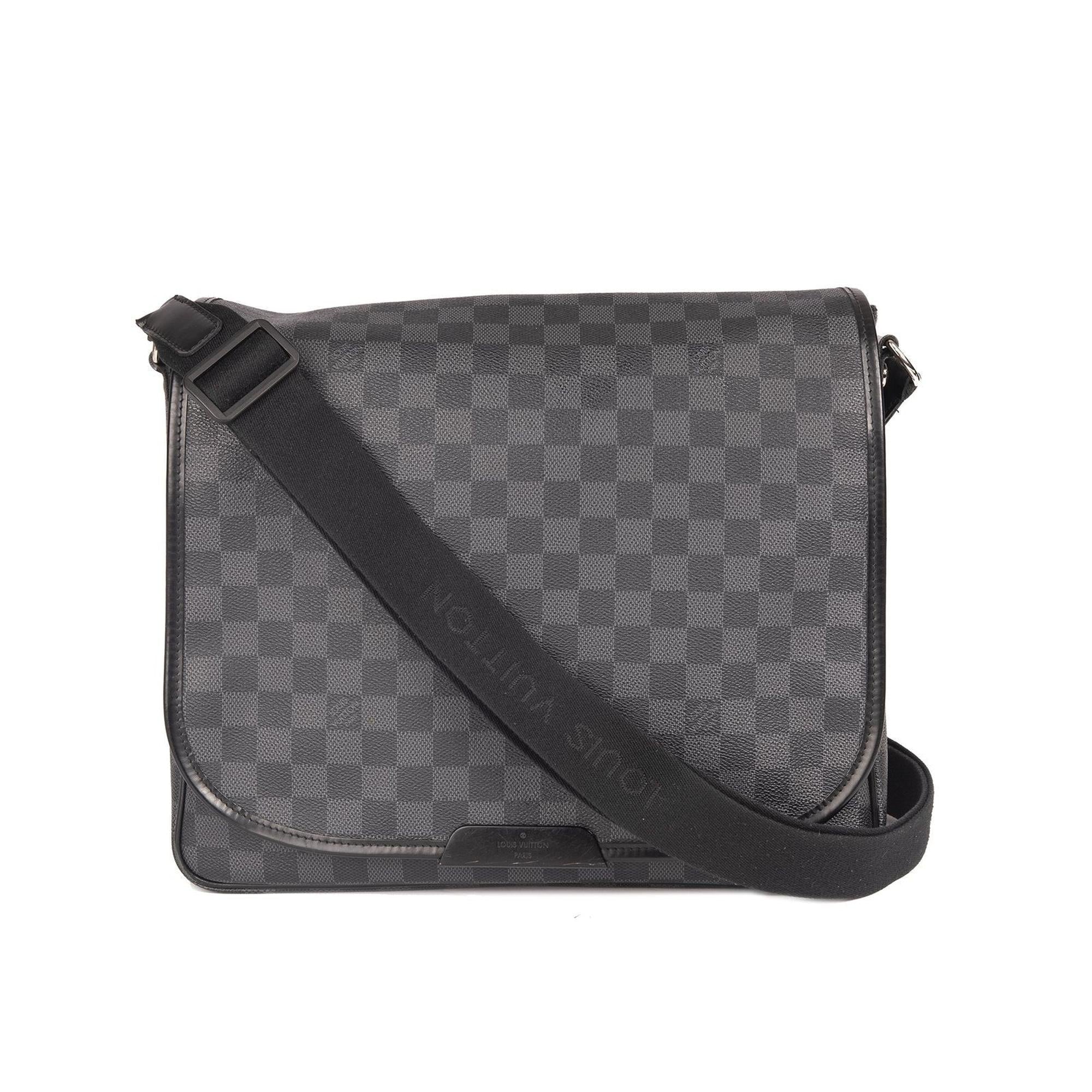 Louis Vuitton Damier Graphite Daniel MM Messenger Bag w/ Box
