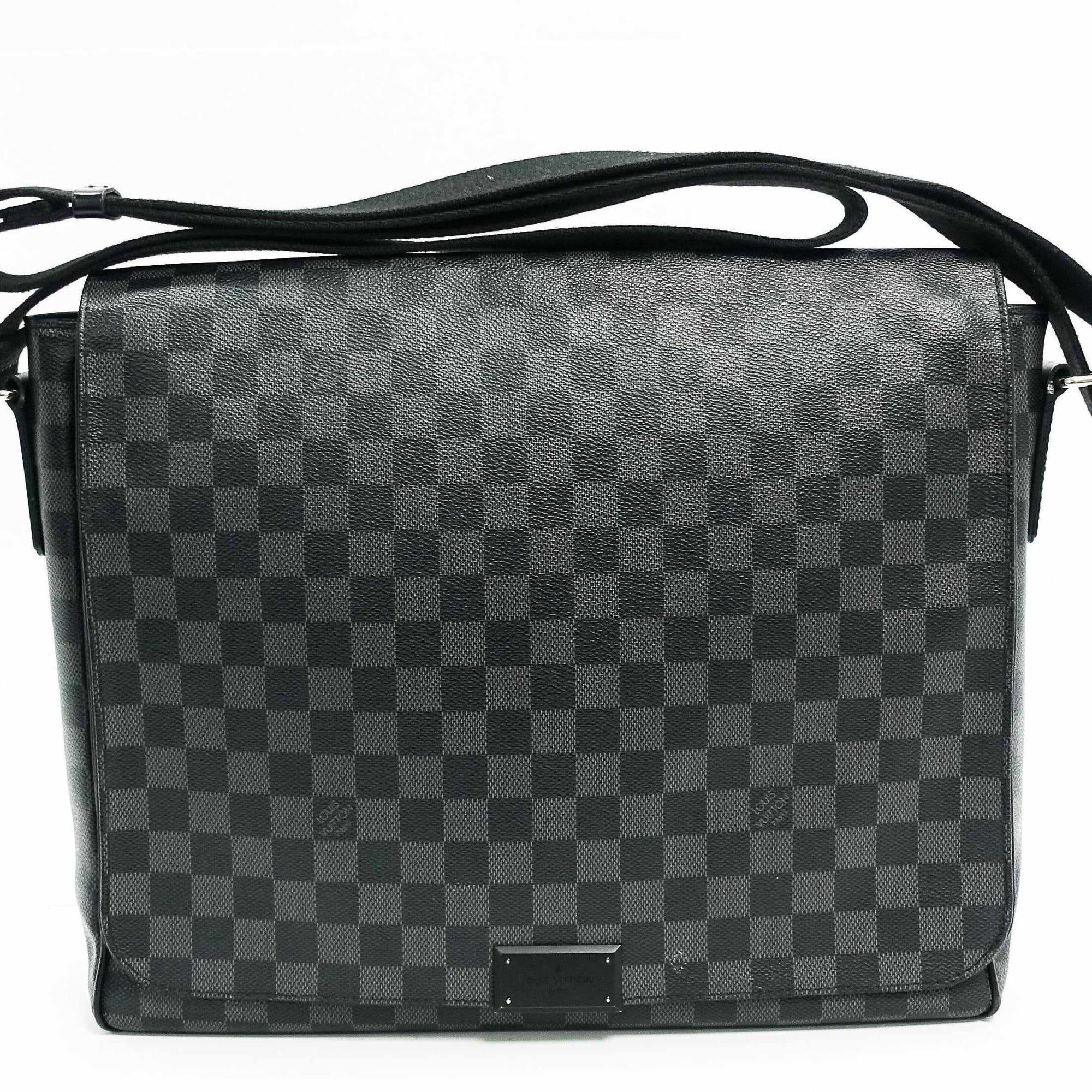 Louis Vuitton Damier Graphite Daniel MM Messenger Bag